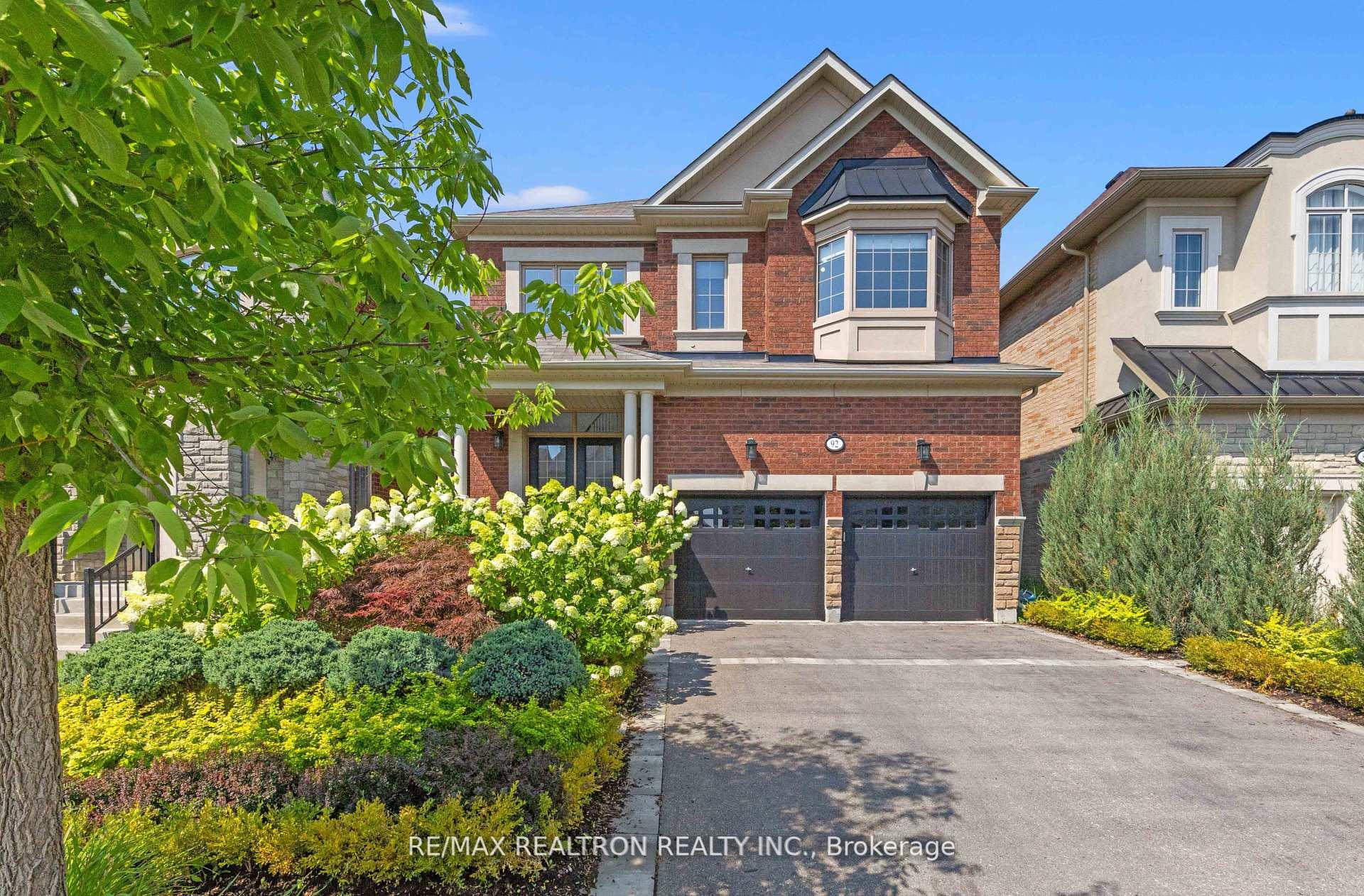 Front of 92 Chaiwood Court