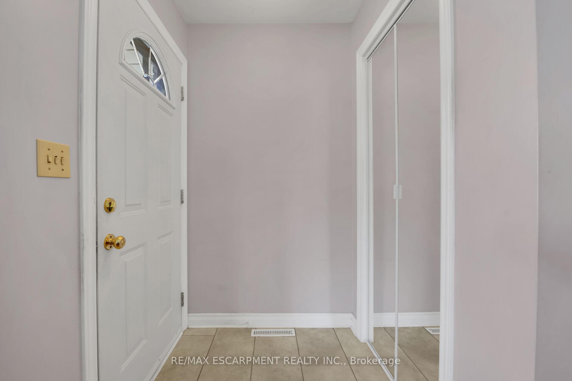 Photo 4 of 4686 Pettit Avenue, Niagara Falls, Morrison — HOMEH