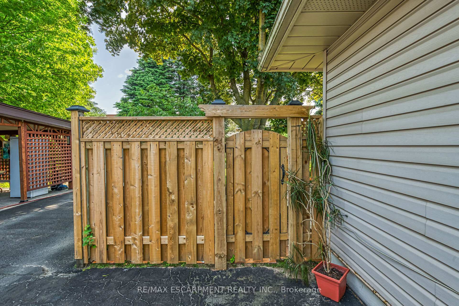 Photo 37 of 4686 Pettit Avenue, Niagara Falls, Morrison — HOMEH