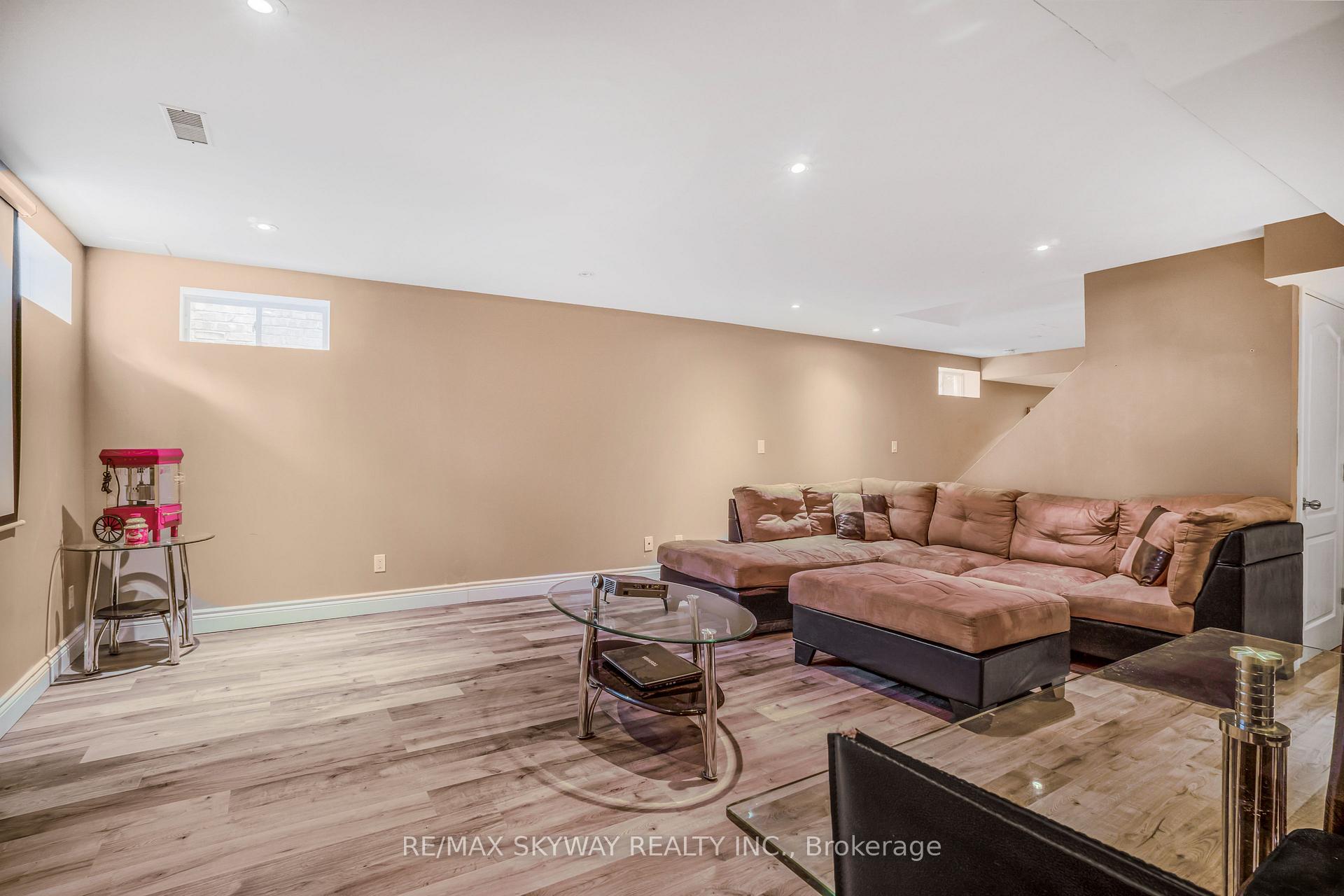 Photo 6 of 15 Tokara Avenue, Caledon, Rural Caledon — HOMEH