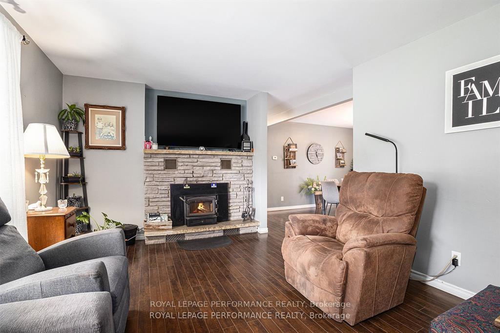 Photo 3 of 15 Fair Street, North Glengarry, Maxville — HOMEH