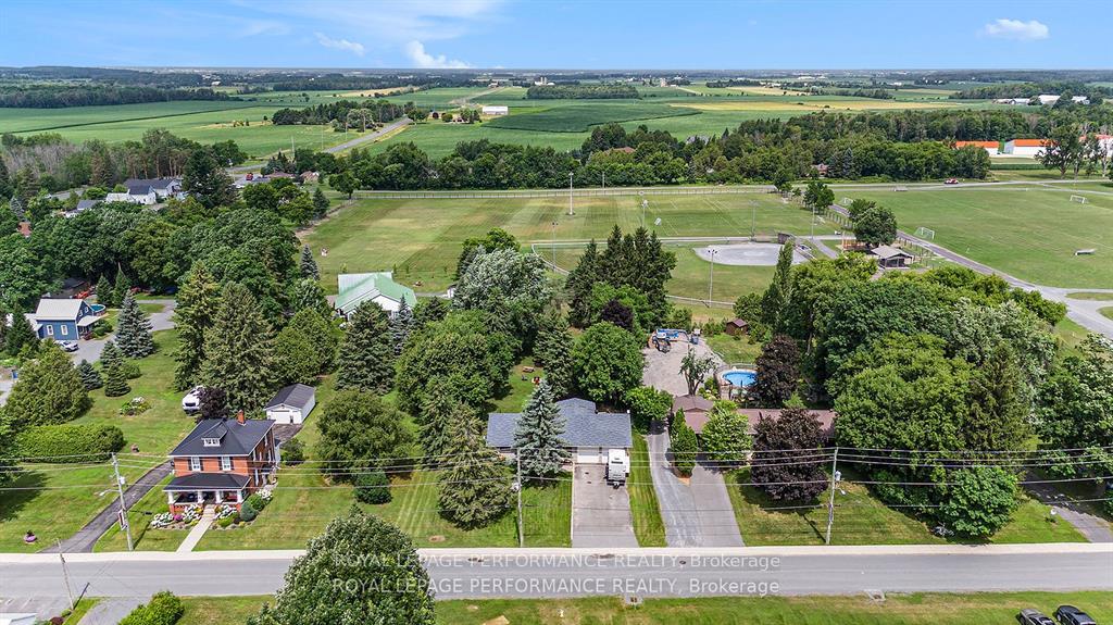 Photo 21 of 15 Fair Street, North Glengarry, Maxville — HOMEH