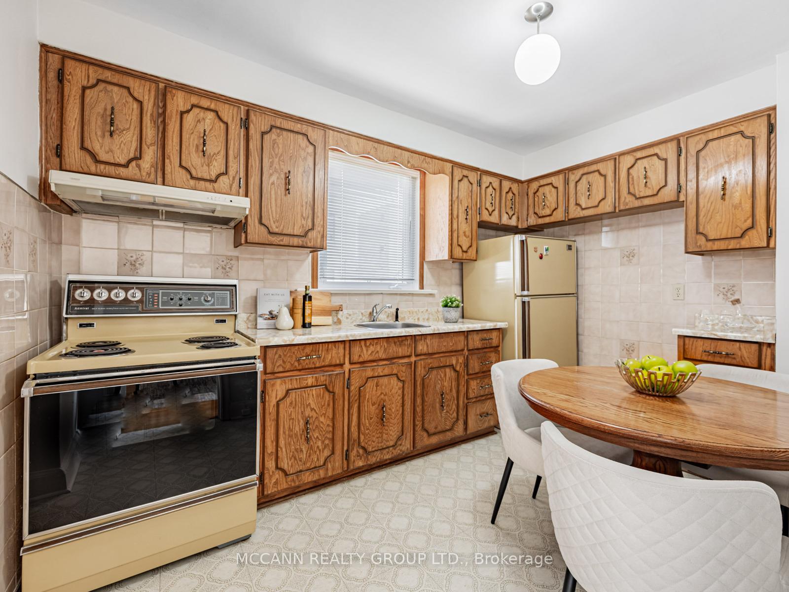 Photo 13 of 407 Roselawn Avenue, Toronto, Lawrence Park South — HOMEH