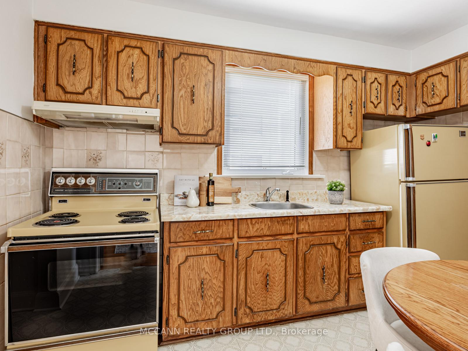 Photo 14 of 407 Roselawn Avenue, Toronto, Lawrence Park South — HOMEH
