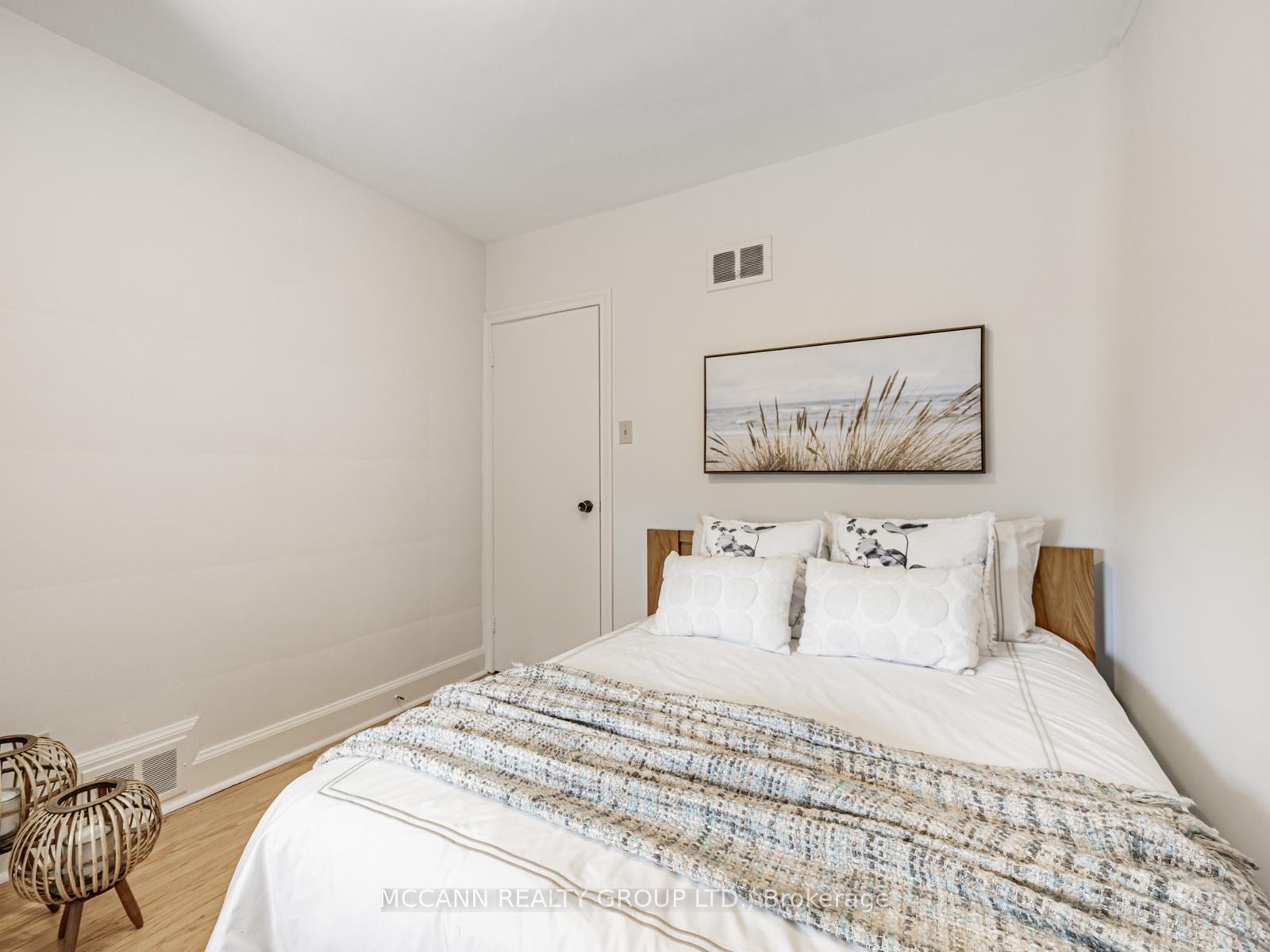 Photo 15 of 407 Roselawn Avenue, Toronto, Lawrence Park South — HOMEH
