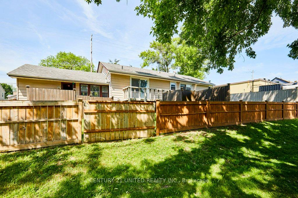Photo 20 of 27 Centre Street, Brock, Sunderland — HOMEH