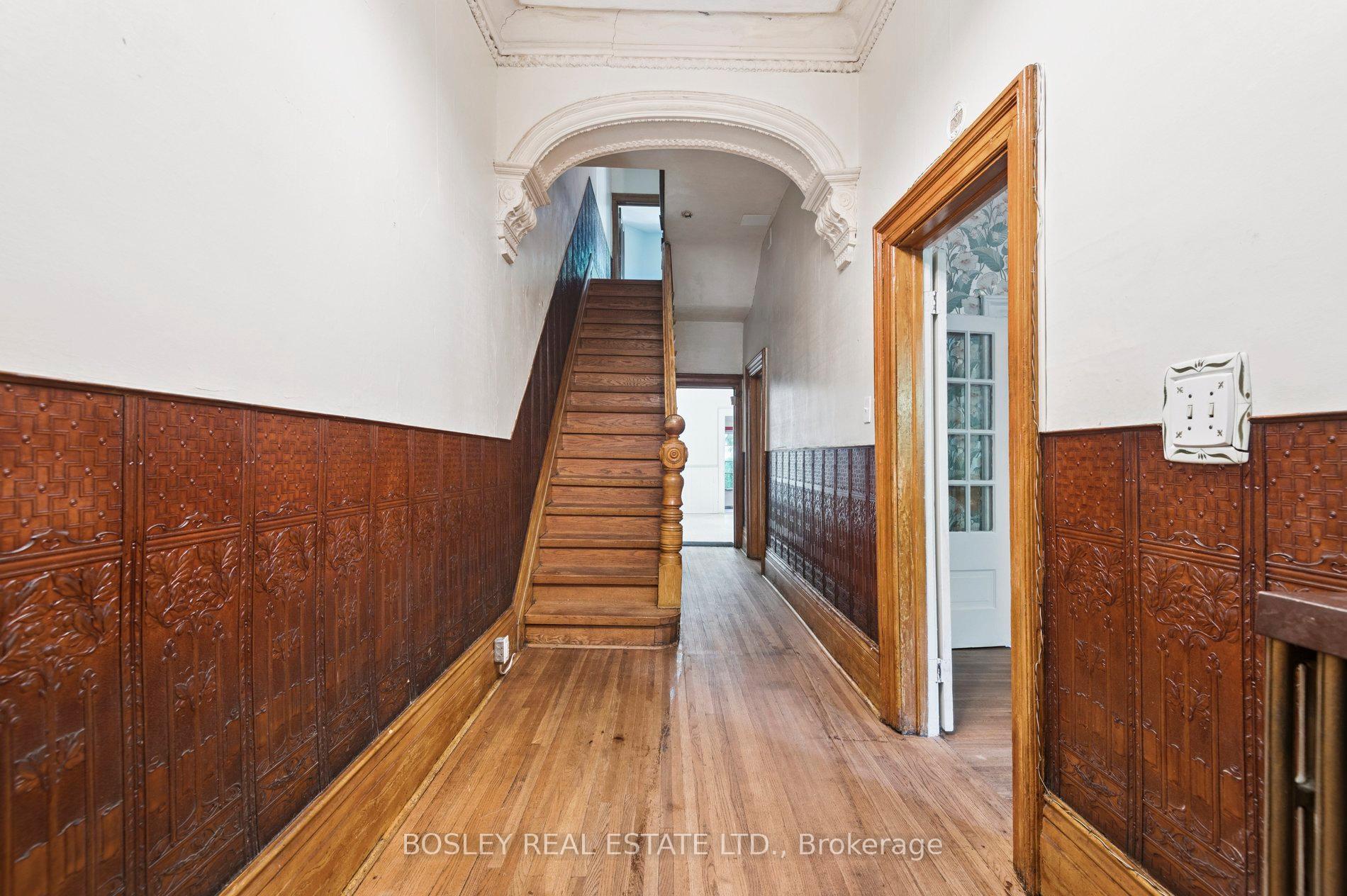 Photo 11 of 17 Beaconsfield Avenue, Toronto, Little Portugal — HOMEH