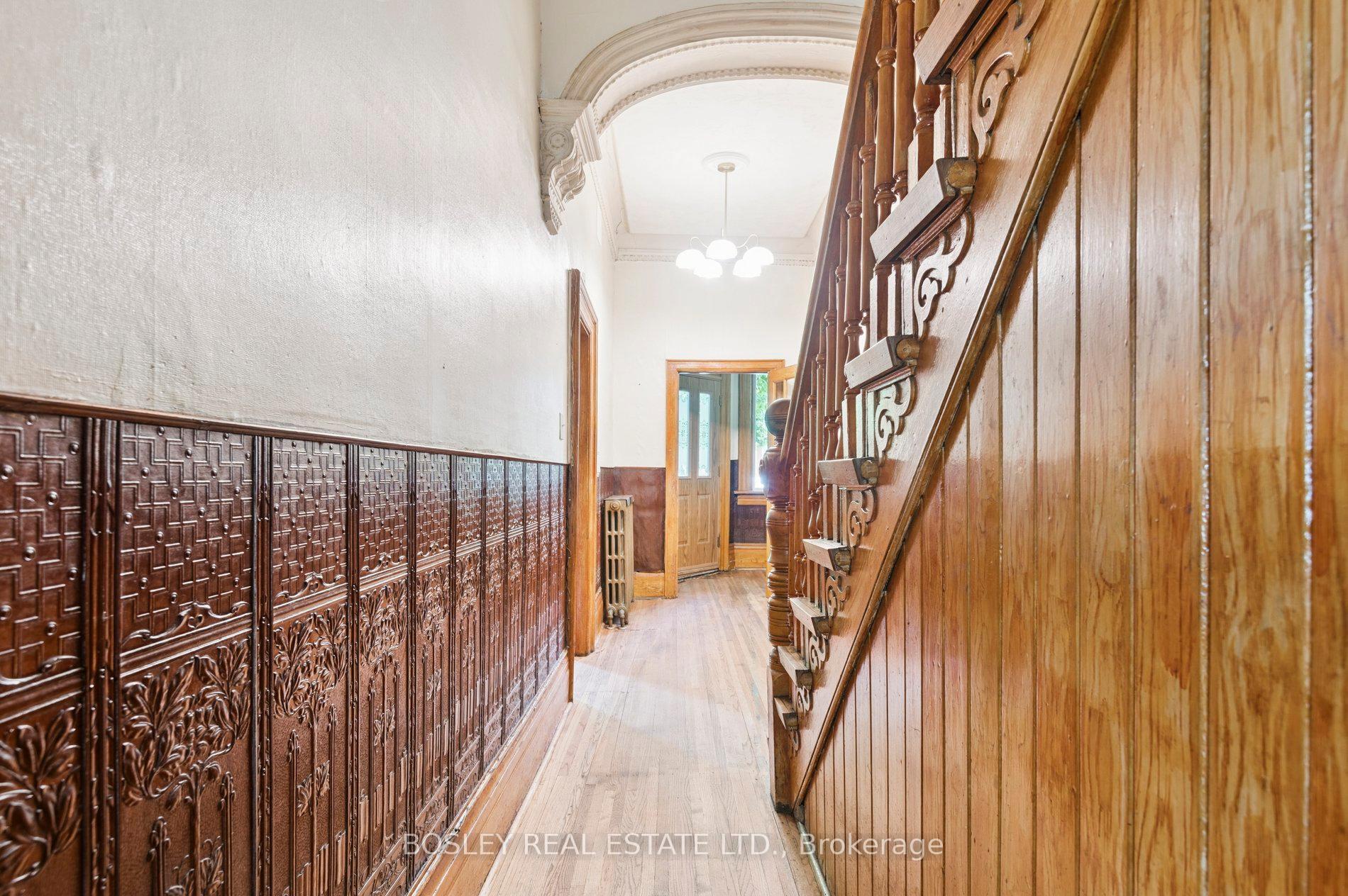 Photo 9 of 17 Beaconsfield Avenue, Toronto, Little Portugal — HOMEH