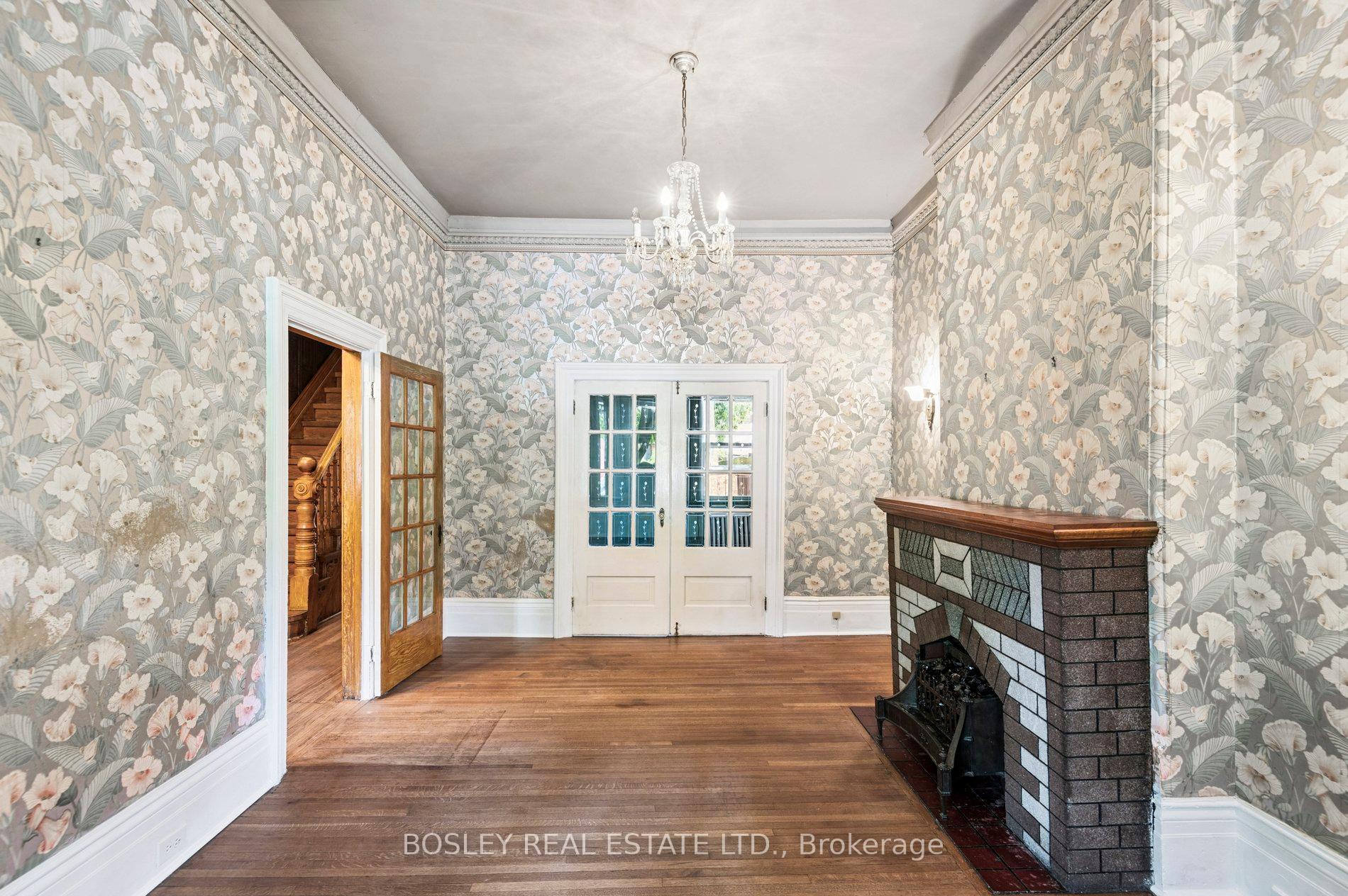 Photo 14 of 17 Beaconsfield Avenue, Toronto, Little Portugal — HOMEH