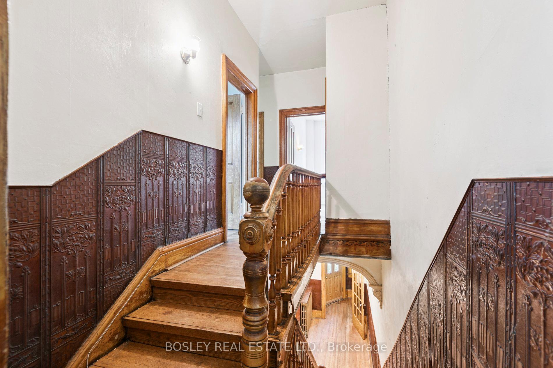 Photo 12 of 17 Beaconsfield Avenue, Toronto, Little Portugal — HOMEH