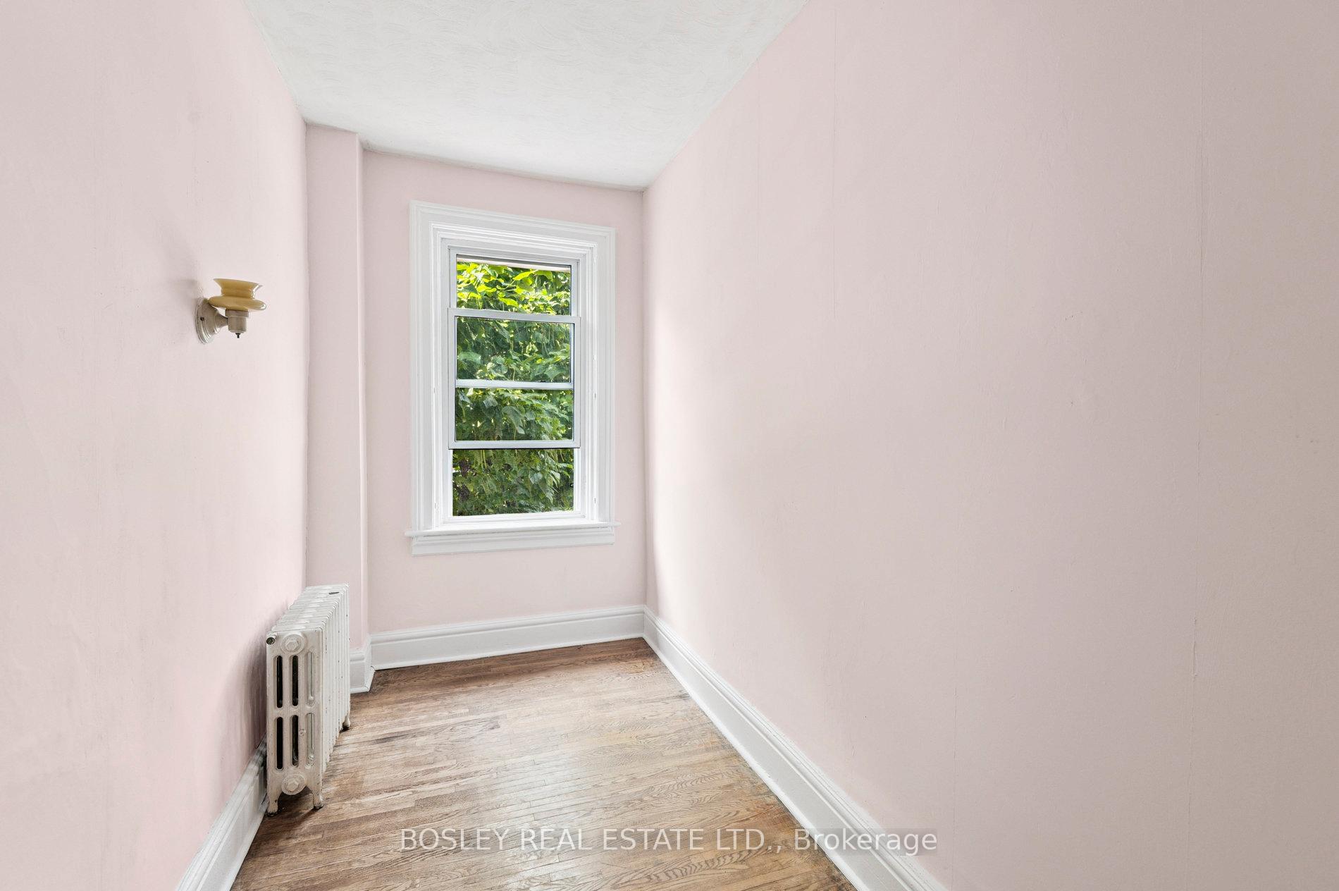 Photo 8 of 17 Beaconsfield Avenue, Toronto, Little Portugal — HOMEH
