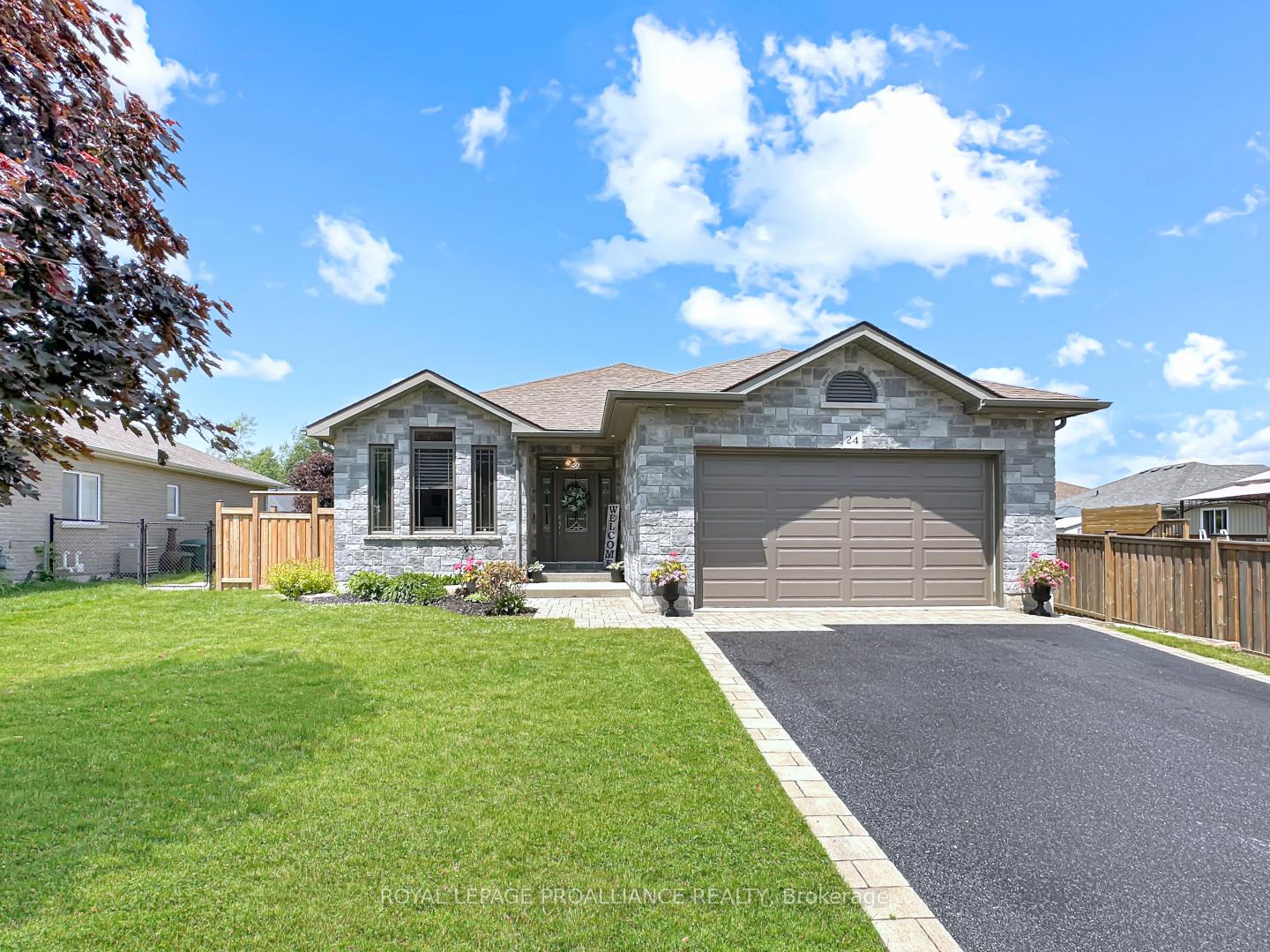 Photo 8 of 24 Birchmount Street, Quinte West, Murray Ward — HOMEH