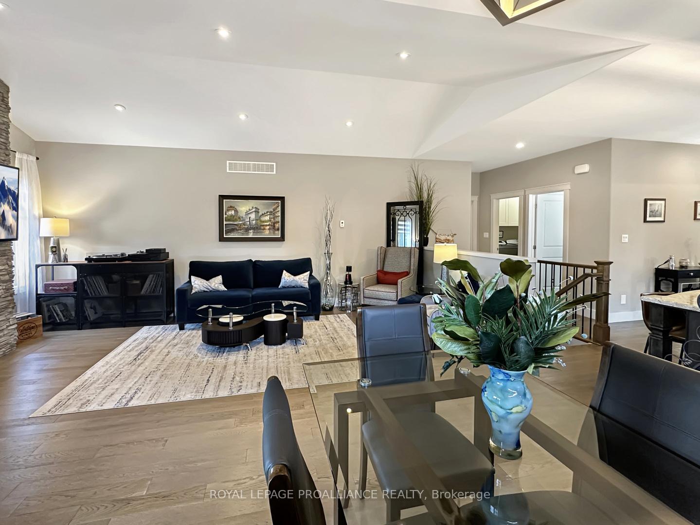 Photo 18 of 24 Birchmount Street, Quinte West, Murray Ward — HOMEH
