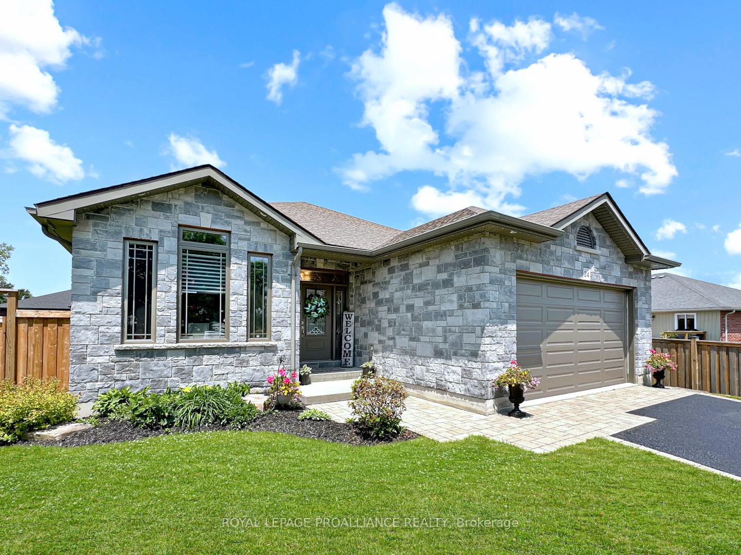Photo 38 of 24 Birchmount Street, Quinte West, Murray Ward — HOMEH