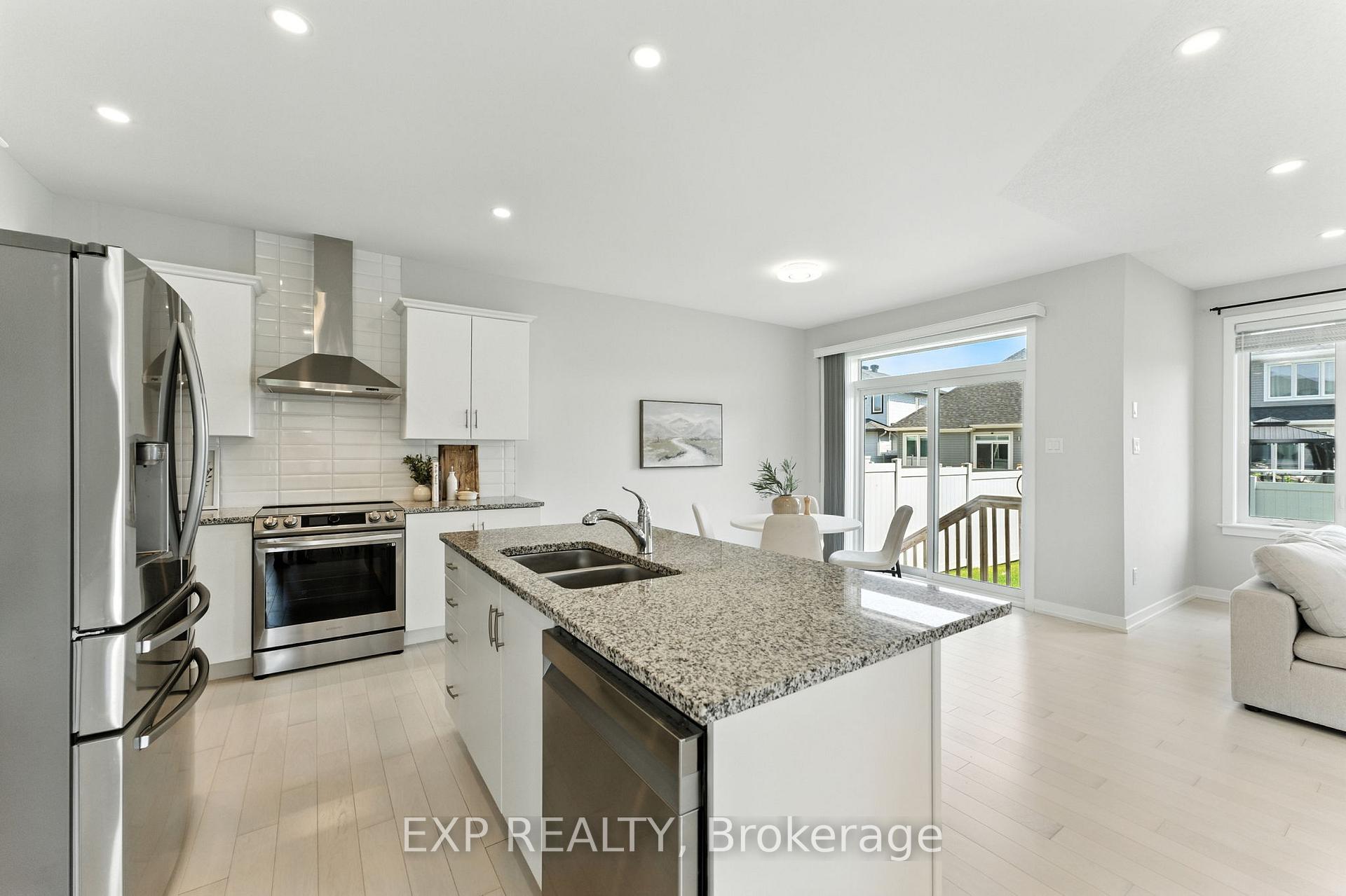 Photo 33 of 641 Rouncey Road, Ottawa, Kanata - Emerald Meadows/Trailwest — HOMEH