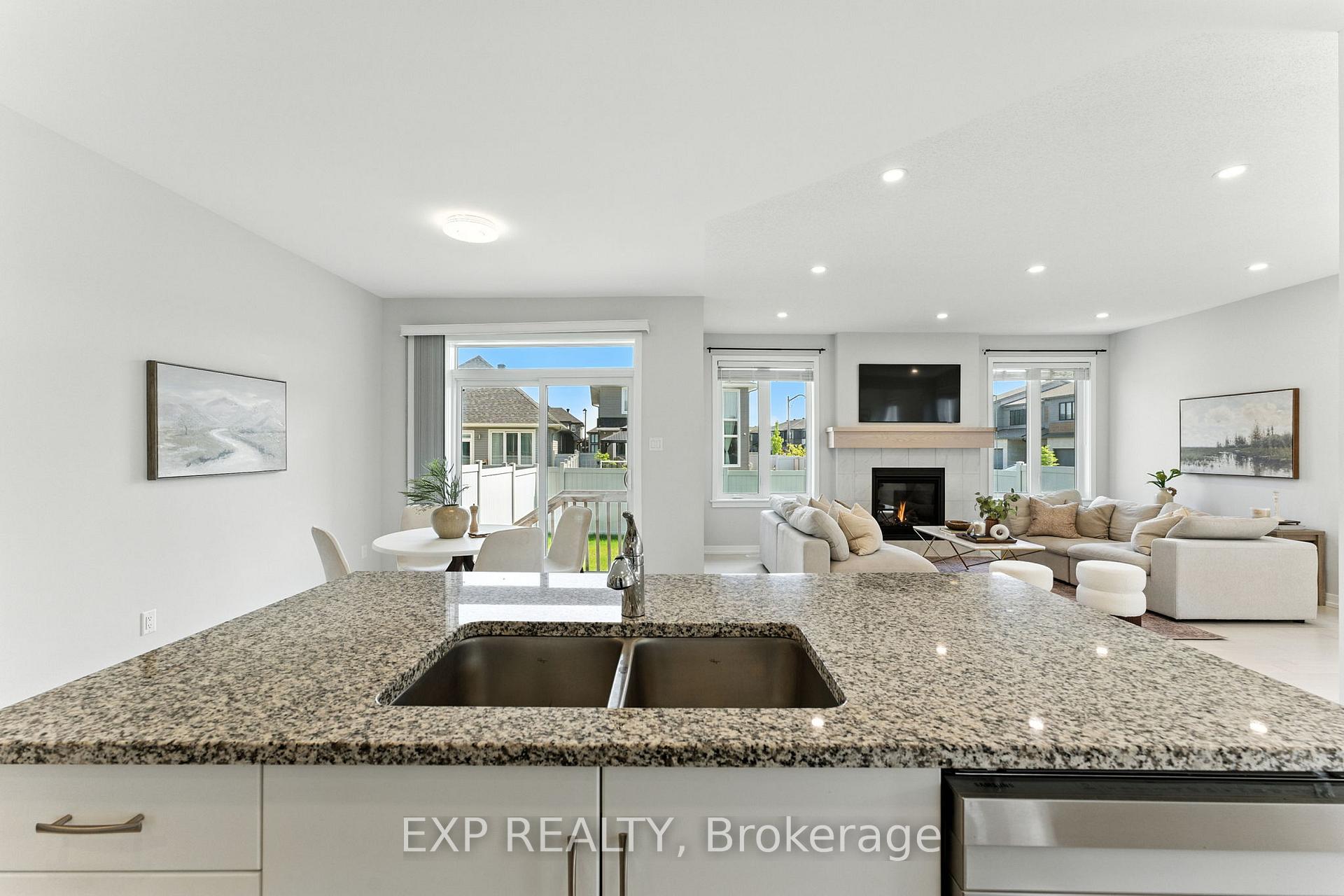 Photo 2 of 641 Rouncey Road, Ottawa, Kanata - Emerald Meadows/Trailwest — HOMEH
