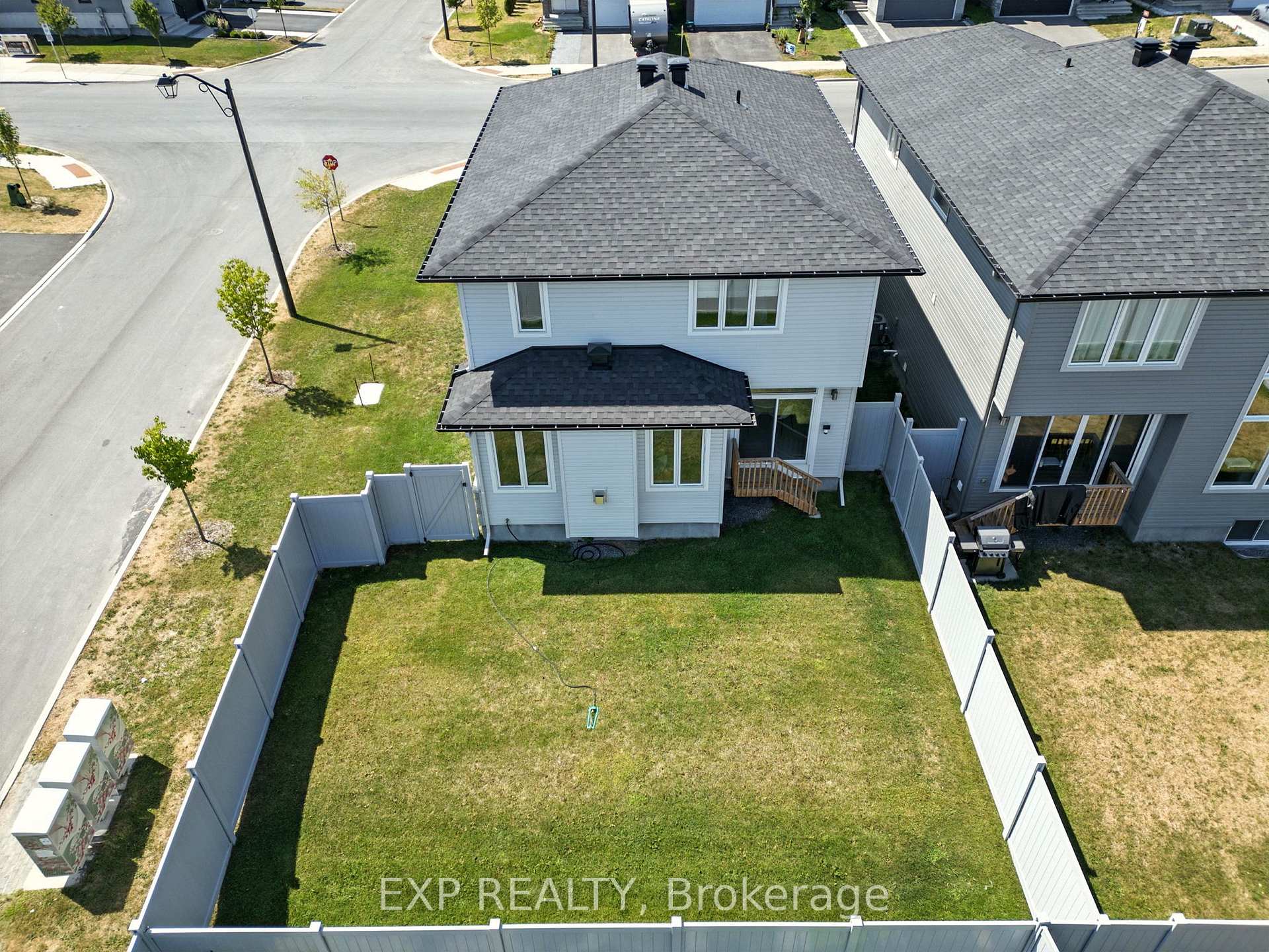 Photo 40 of 641 Rouncey Road, Ottawa, Kanata - Emerald Meadows/Trailwest — HOMEH