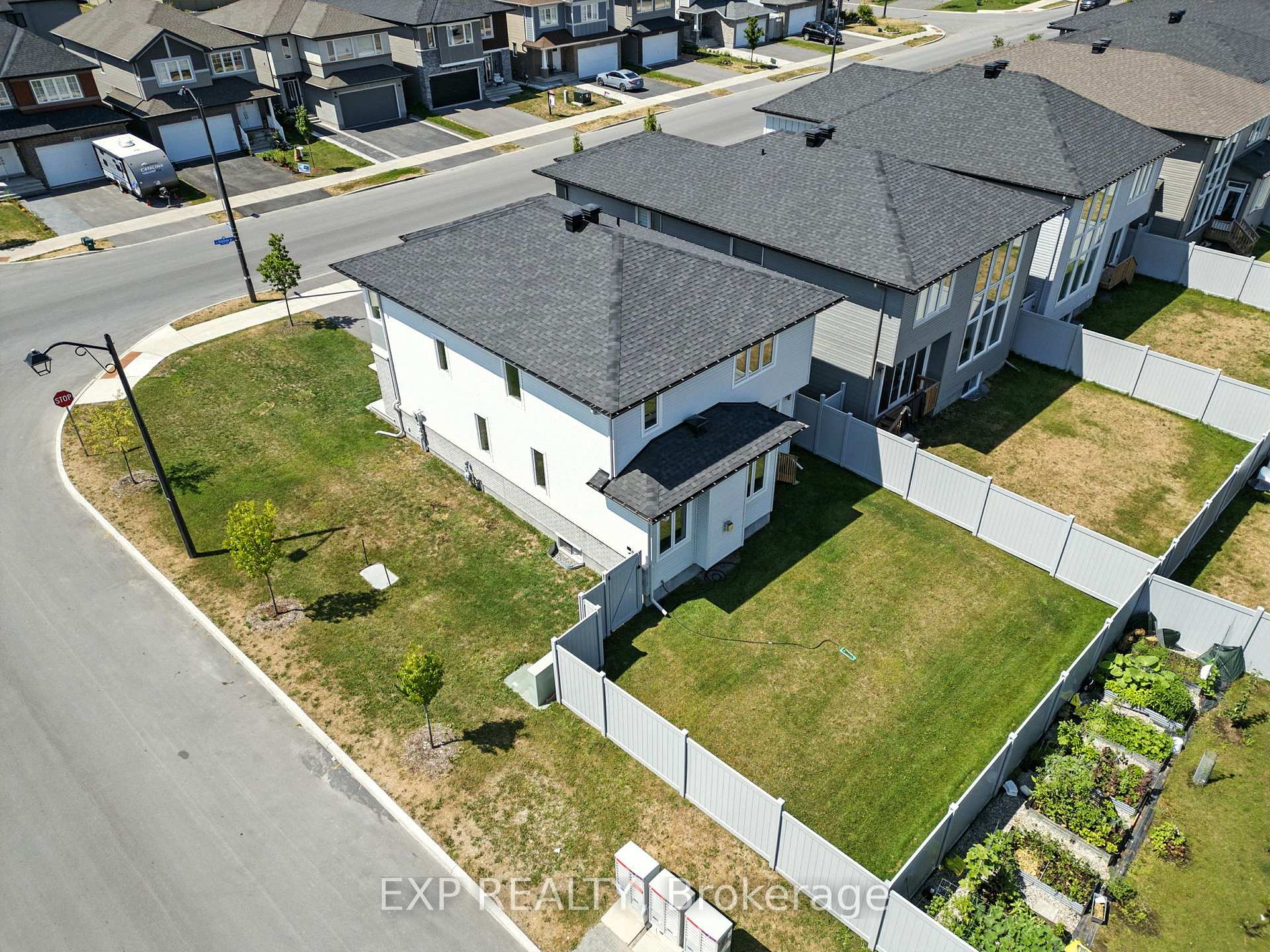 Photo 44 of 641 Rouncey Road, Ottawa, Kanata - Emerald Meadows/Trailwest — HOMEH