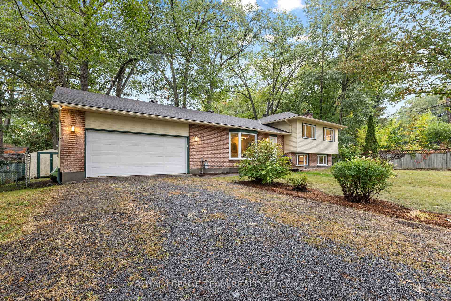 Photo 16 of 126 Constance Bay Road, Ottawa, Constance Bay — HOMEH