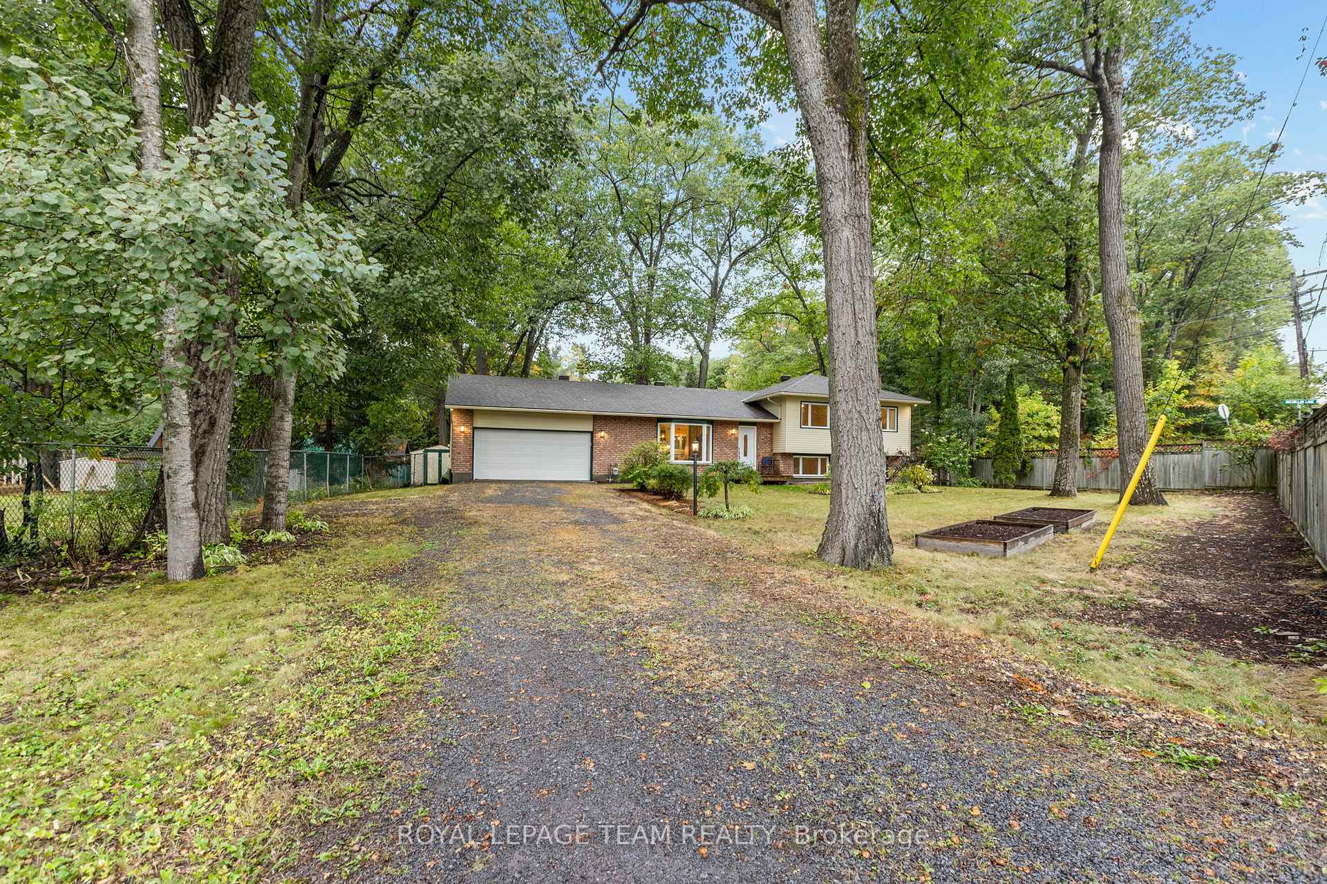 Photo 8 of 126 Constance Bay Road, Ottawa, Constance Bay — HOMEH