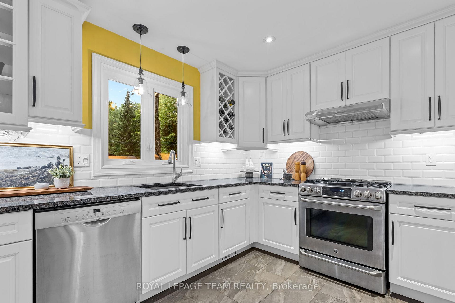 Photo 34 of 126 Constance Bay Road, Ottawa, Constance Bay — HOMEH