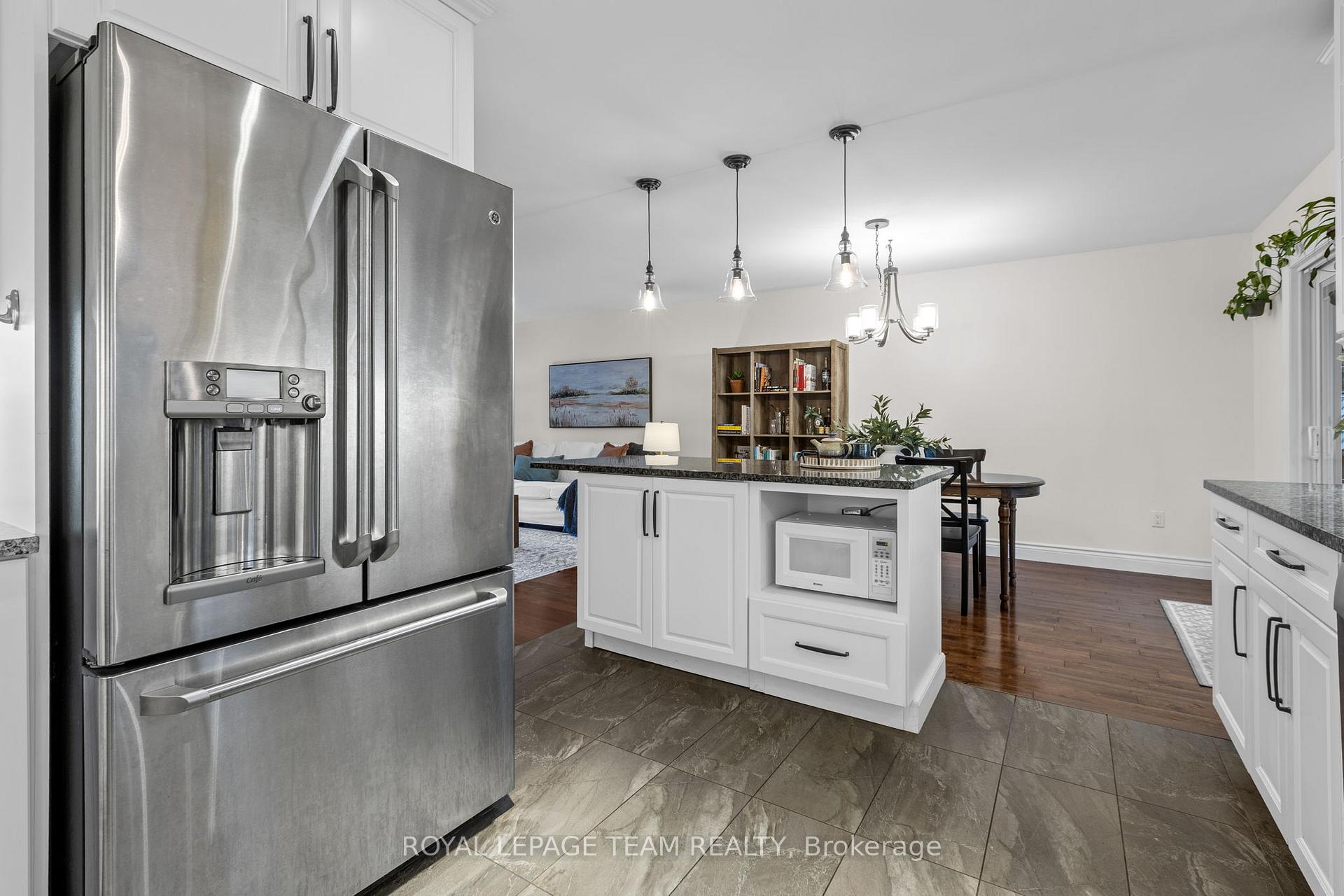 Photo 11 of 126 Constance Bay Road, Ottawa, Constance Bay — HOMEH