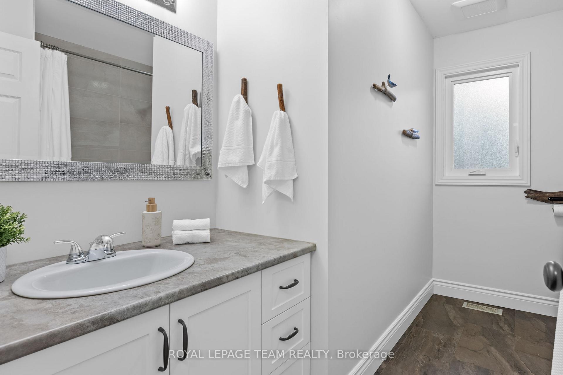 Photo 35 of 126 Constance Bay Road, Ottawa, Constance Bay — HOMEH