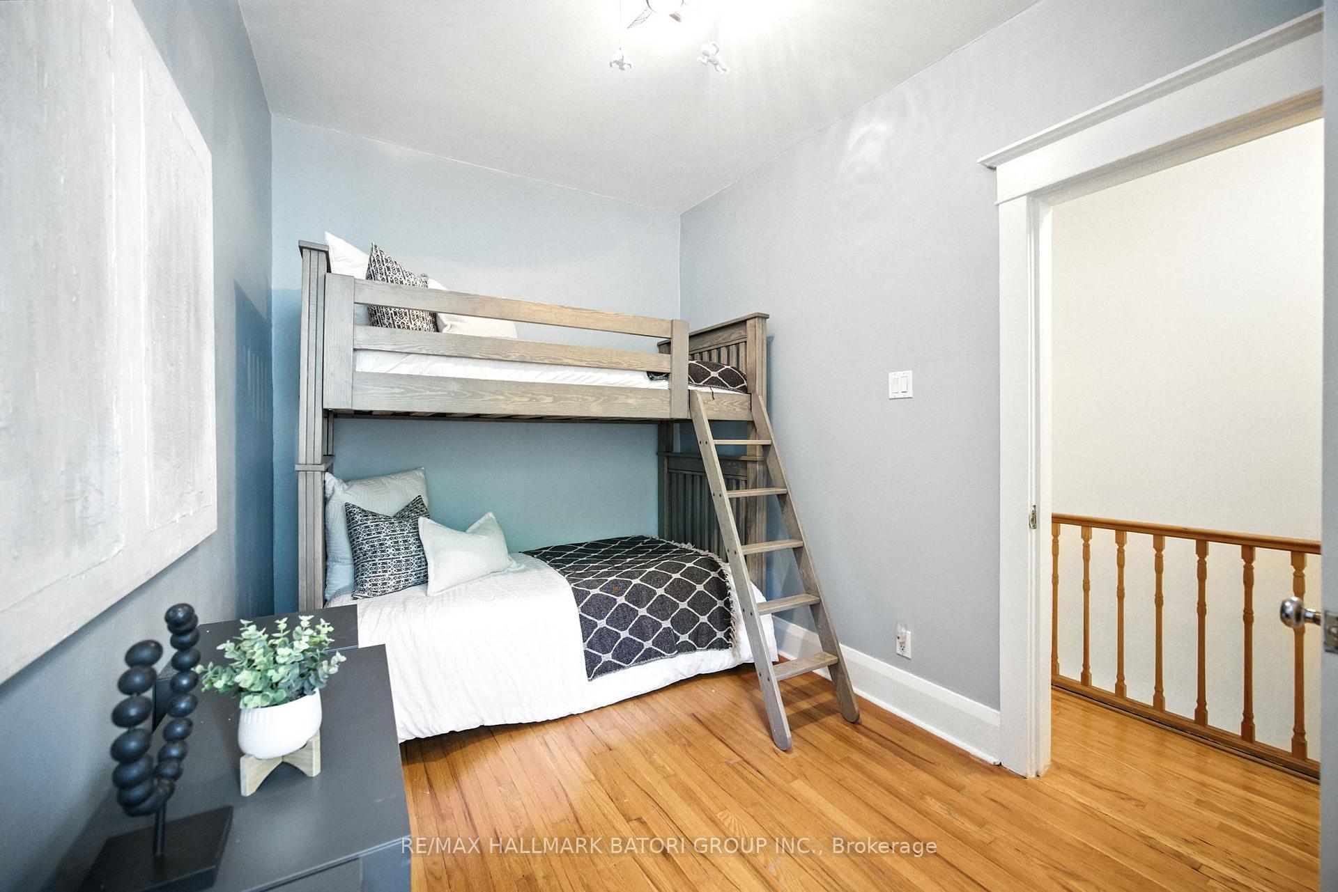 Photo 4 of 143 Soudan Avenue, Toronto, Mount Pleasant West — HOMEH
