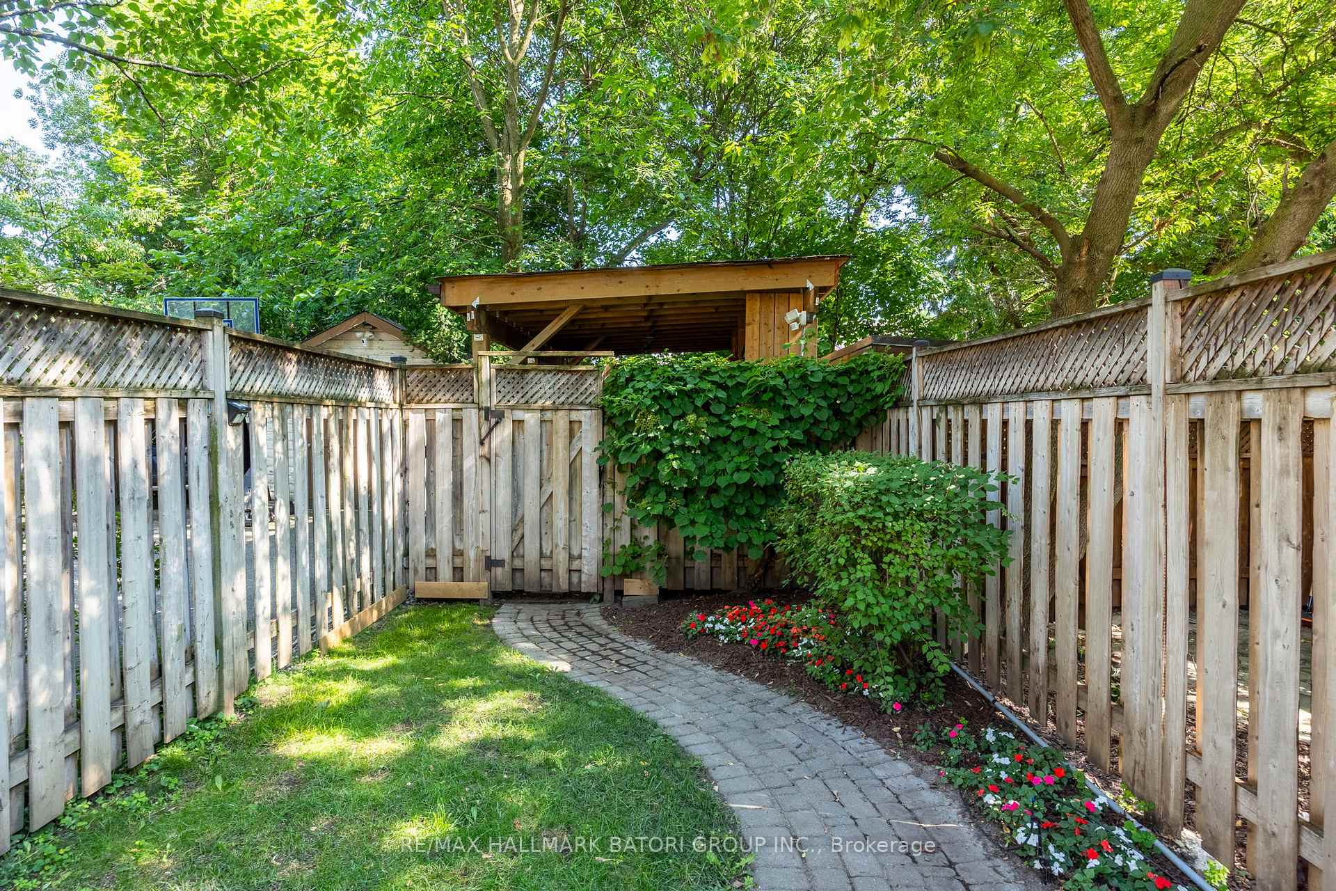 Photo 20 of 143 Soudan Avenue, Toronto, Mount Pleasant West — HOMEH