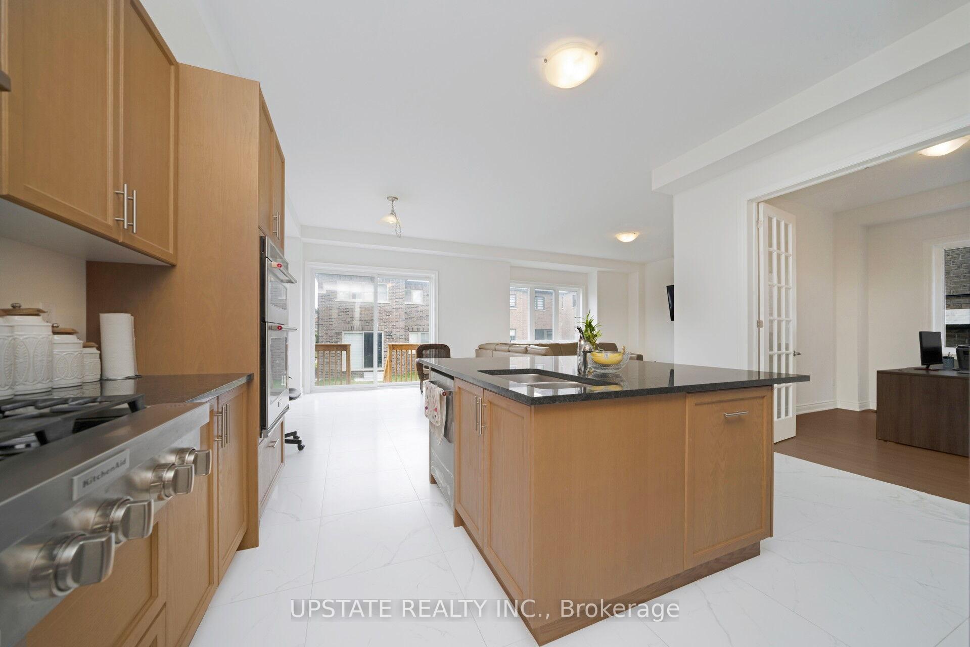 Photo 11 of 7 James Walker Avenue, Caledon, Caledon East — HOMEH