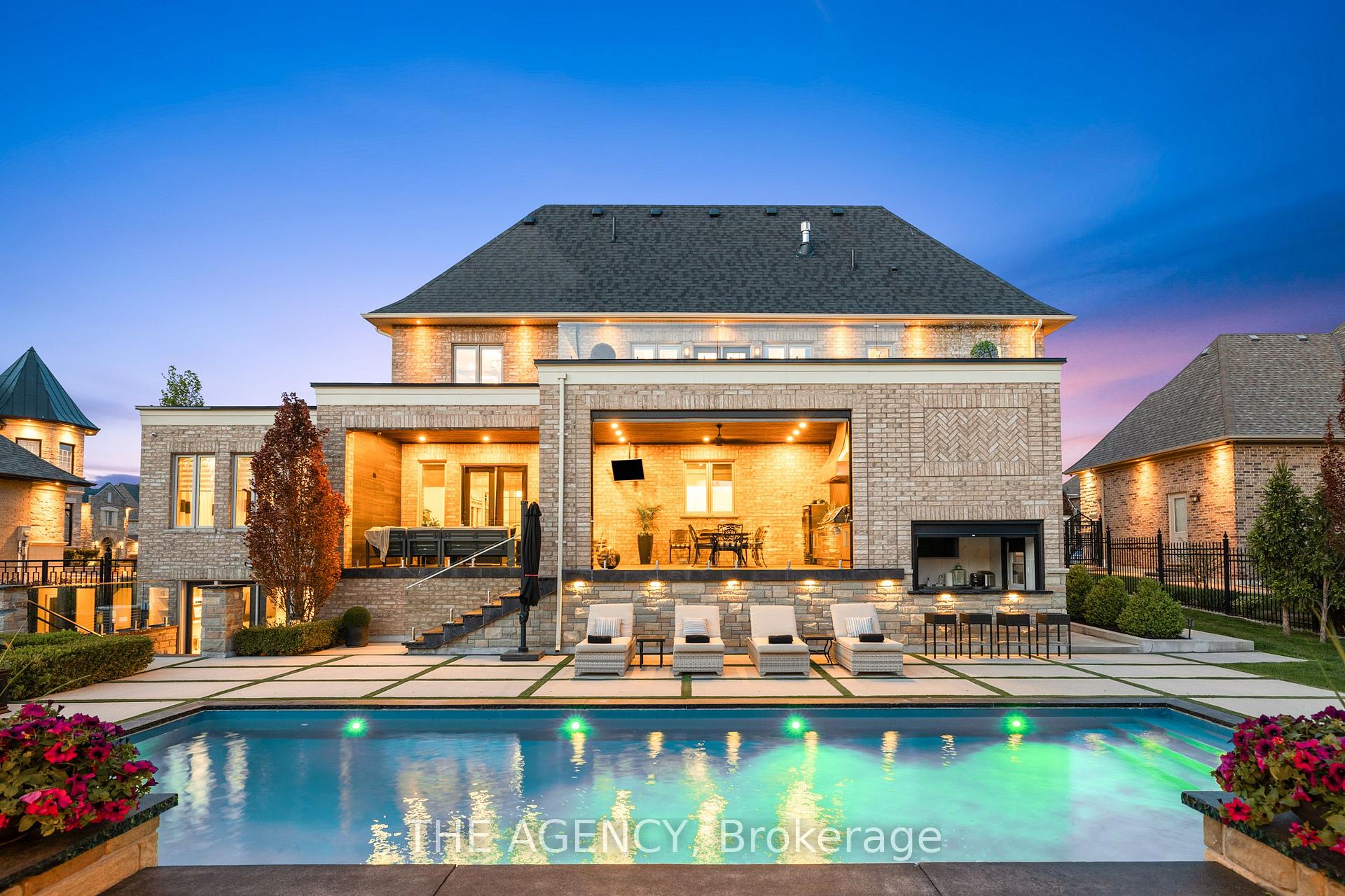 Front of 18 Westbrooke Boulevard