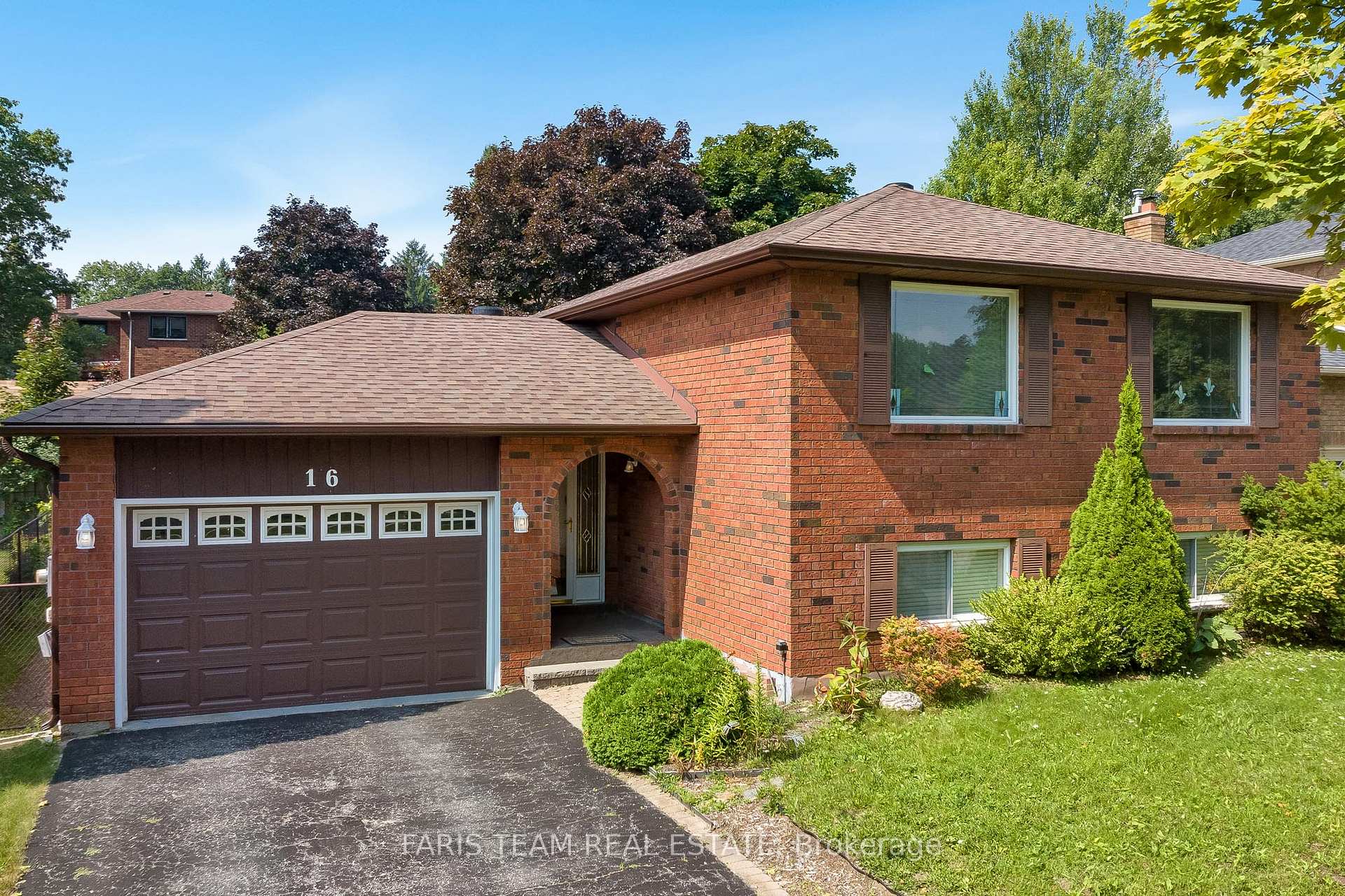 Photo 1 of 16 Richler Crescent, Barrie, Letitia Heights — HOMEH