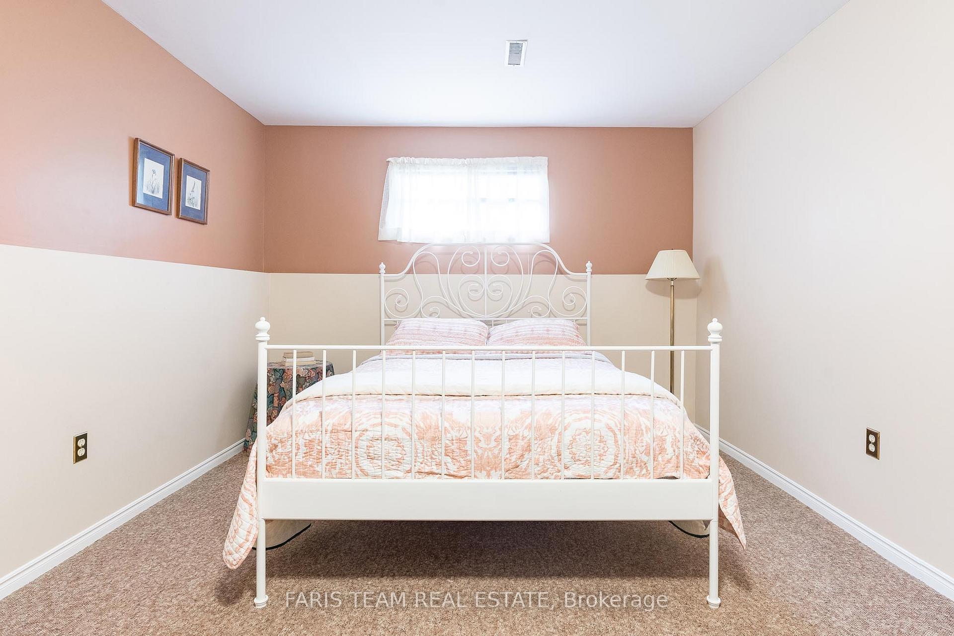 Photo 17 of 16 Richler Crescent, Barrie, Letitia Heights — HOMEH