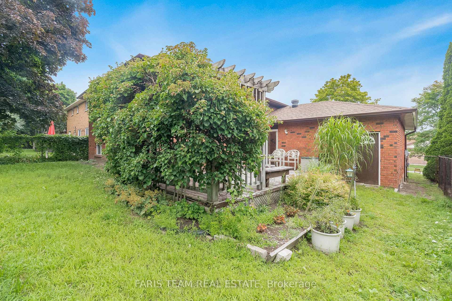 Photo 21 of 16 Richler Crescent, Barrie, Letitia Heights — HOMEH