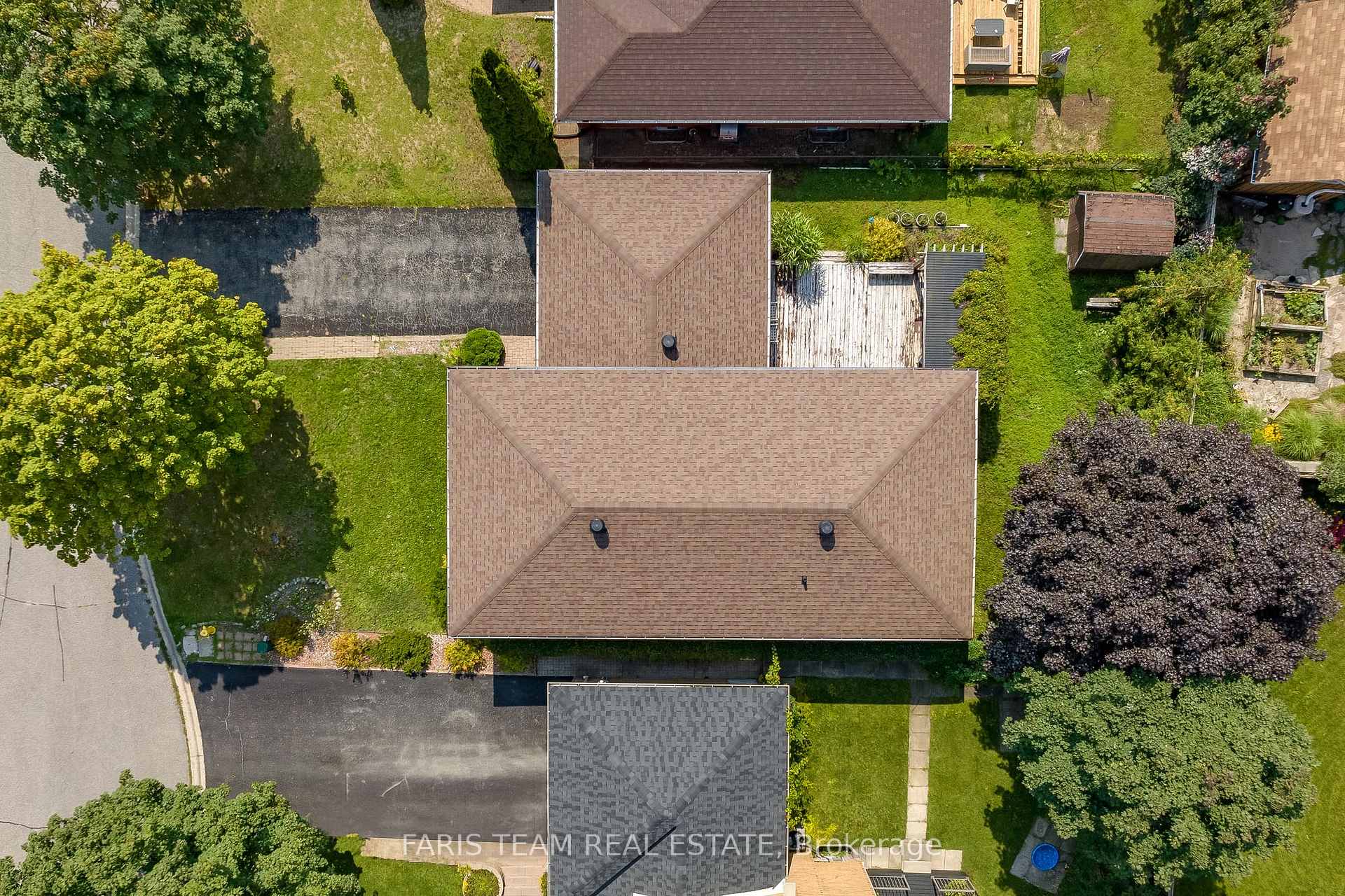 Photo 25 of 16 Richler Crescent, Barrie, Letitia Heights — HOMEH