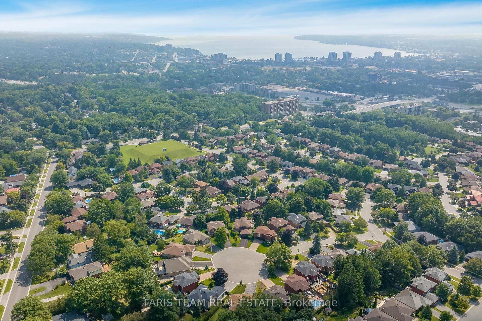 Photo 26 of 16 Richler Crescent, Barrie, Letitia Heights — HOMEH