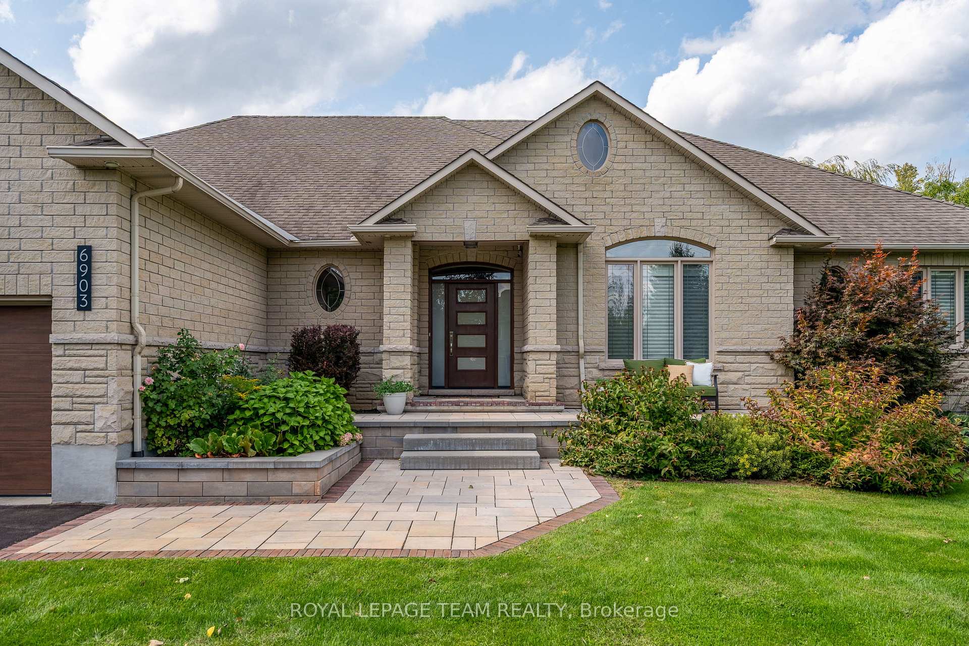 Photo 5 of 6903 Lake Forest Walk, Ottawa, Greely — HOMEH