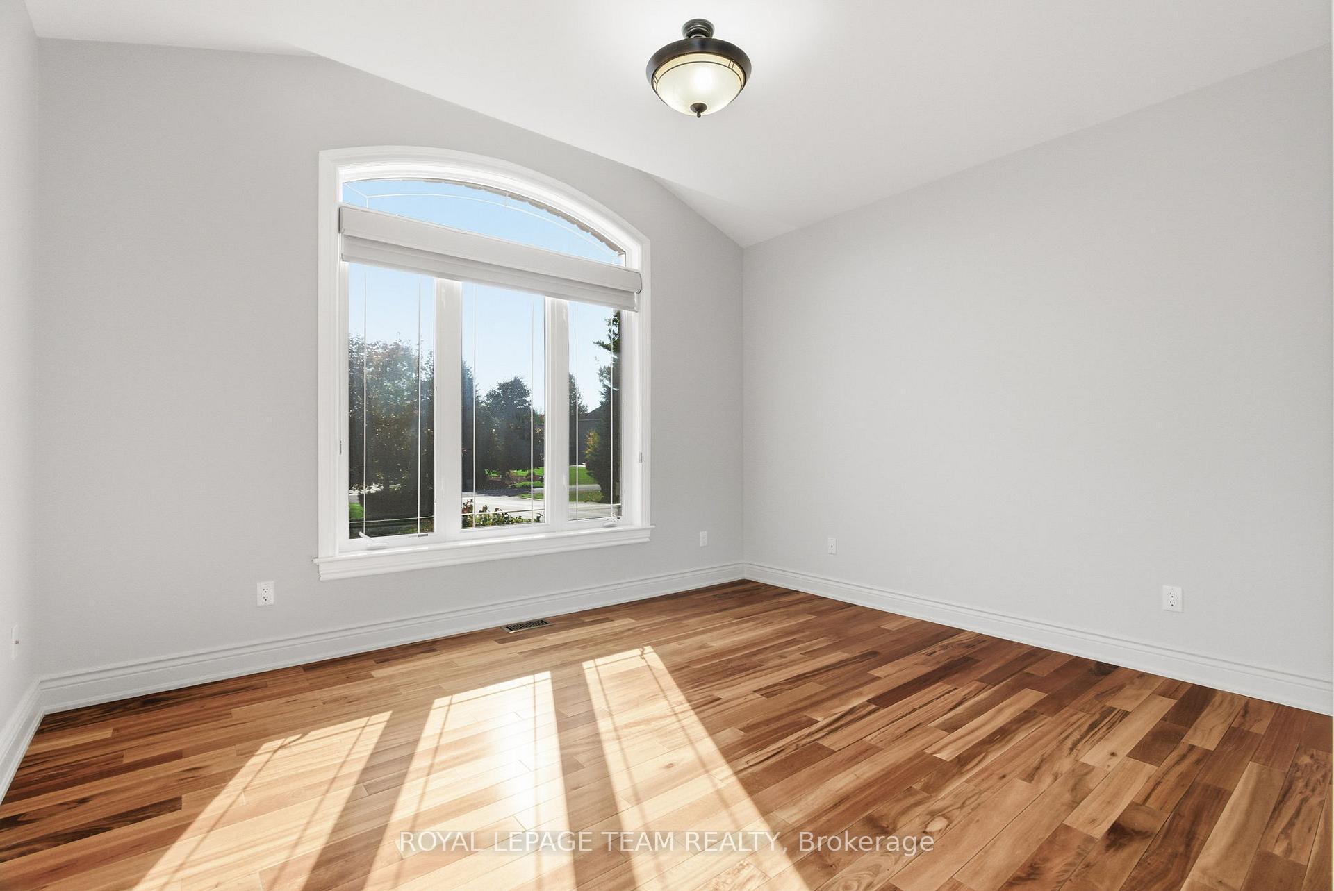 Photo 17 of 6903 Lake Forest Walk, Ottawa, Greely — HOMEH