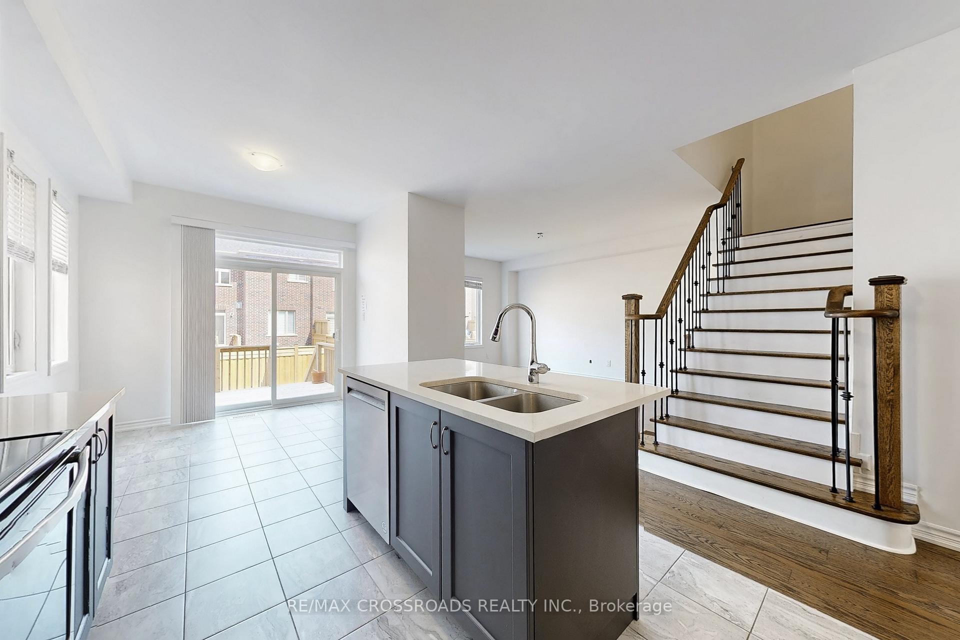 Photo 8 of 11 Cornelius Lane, Ajax, Northwest Ajax — HOMEH