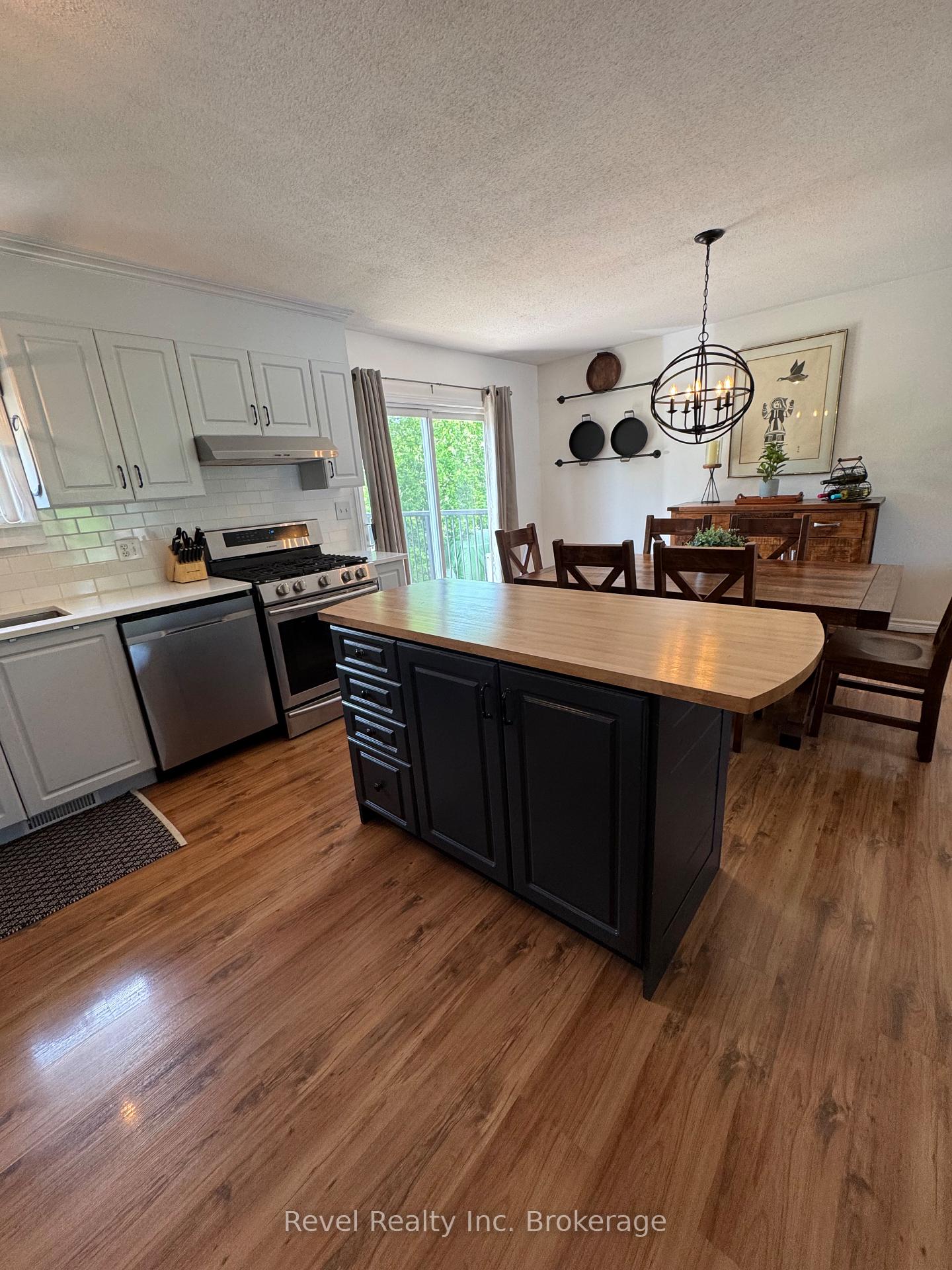 Photo 11 of 160 Sixth Street, Mattawa — HOMEH