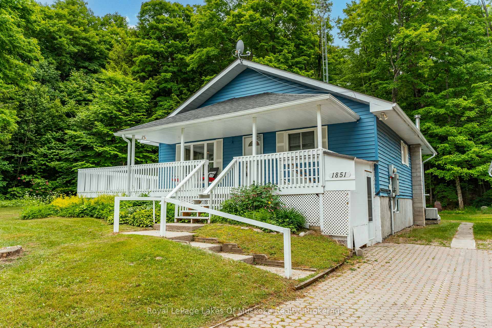 Photo 8 of 1851 Cedar Lane, Bracebridge, Macaulay — HOMEH