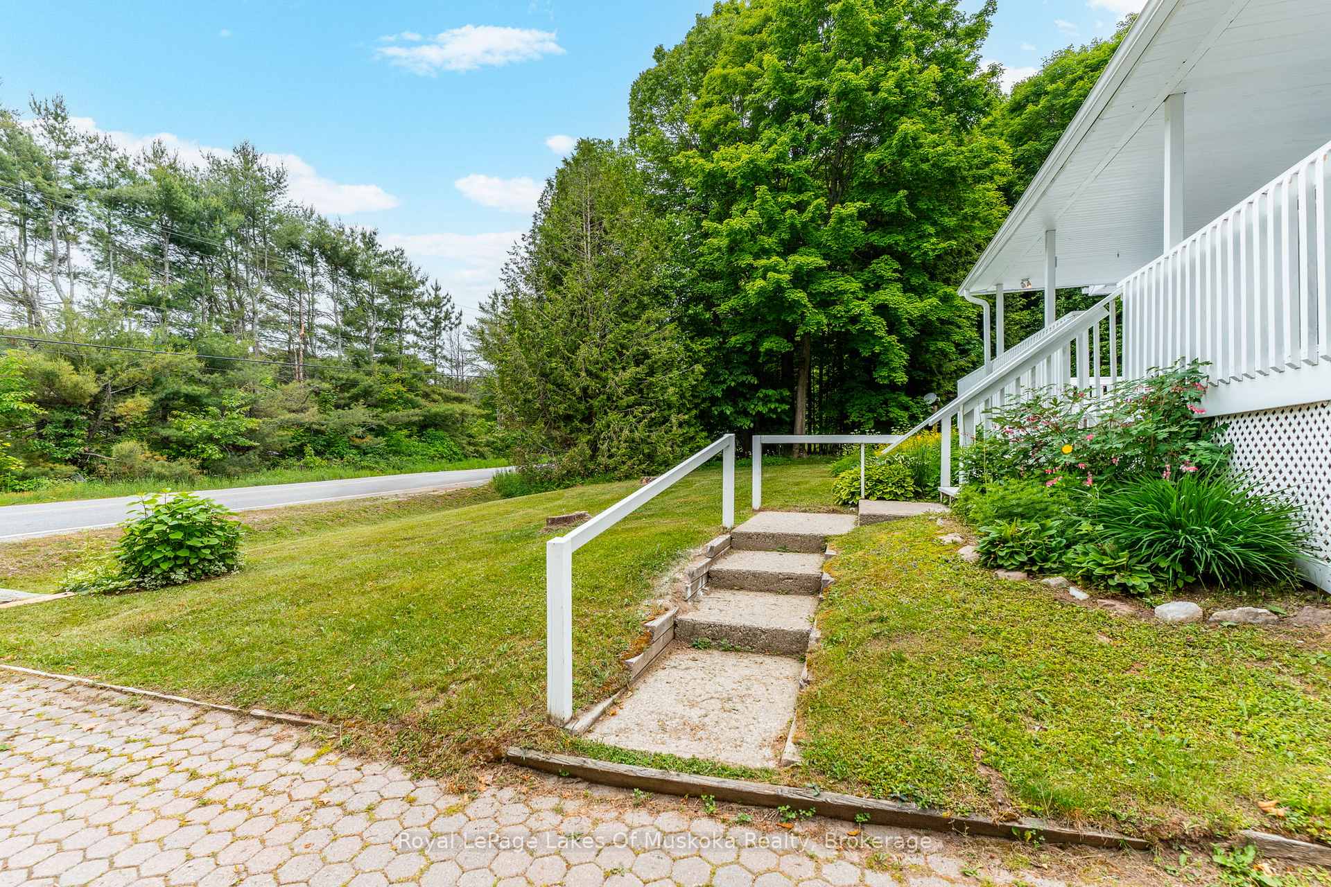 Photo 4 of 1851 Cedar Lane, Bracebridge, Macaulay — HOMEH