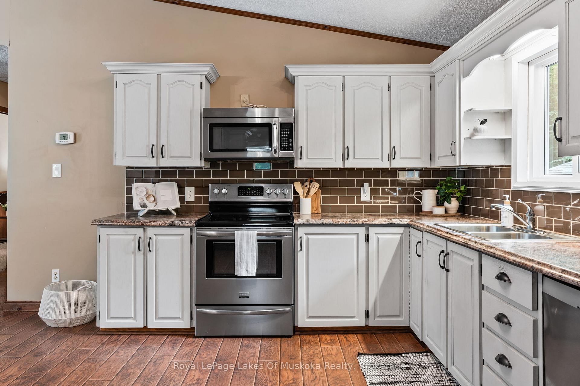 Photo 7 of 1851 Cedar Lane, Bracebridge, Macaulay — HOMEH