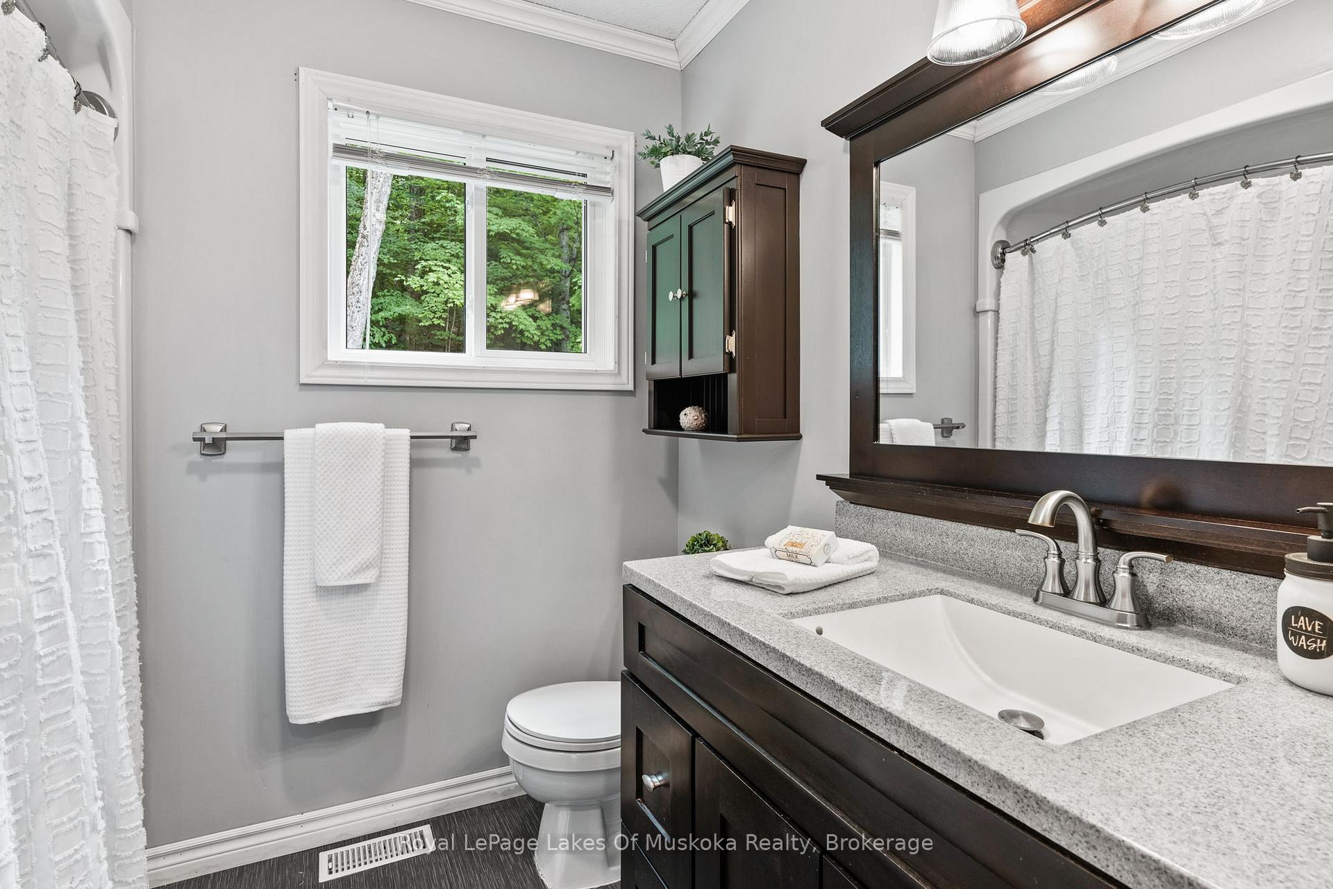 Photo 20 of 1851 Cedar Lane, Bracebridge, Macaulay — HOMEH