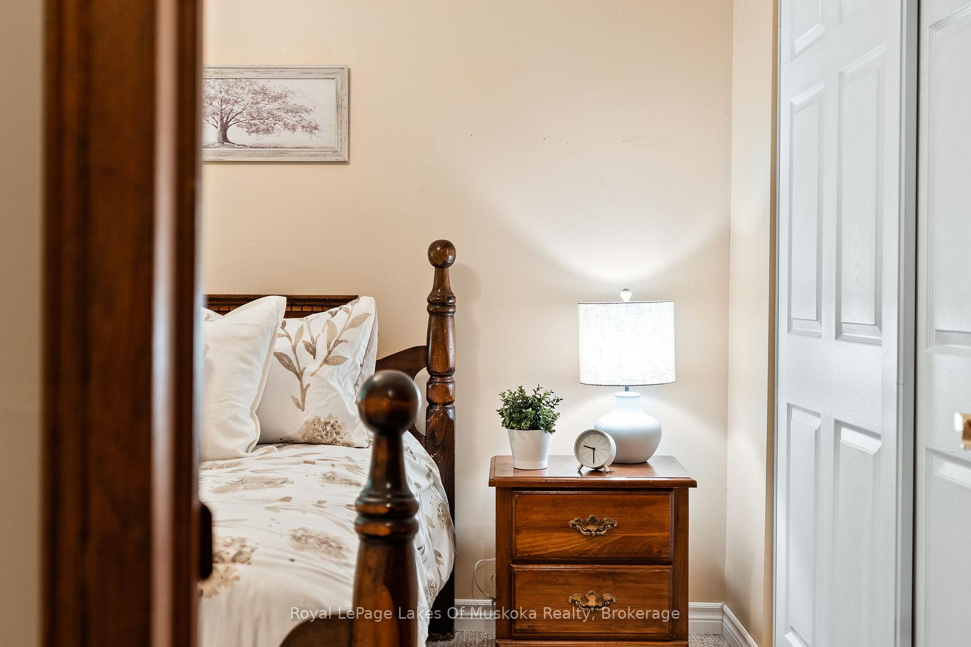Photo 18 of 1851 Cedar Lane, Bracebridge, Macaulay — HOMEH