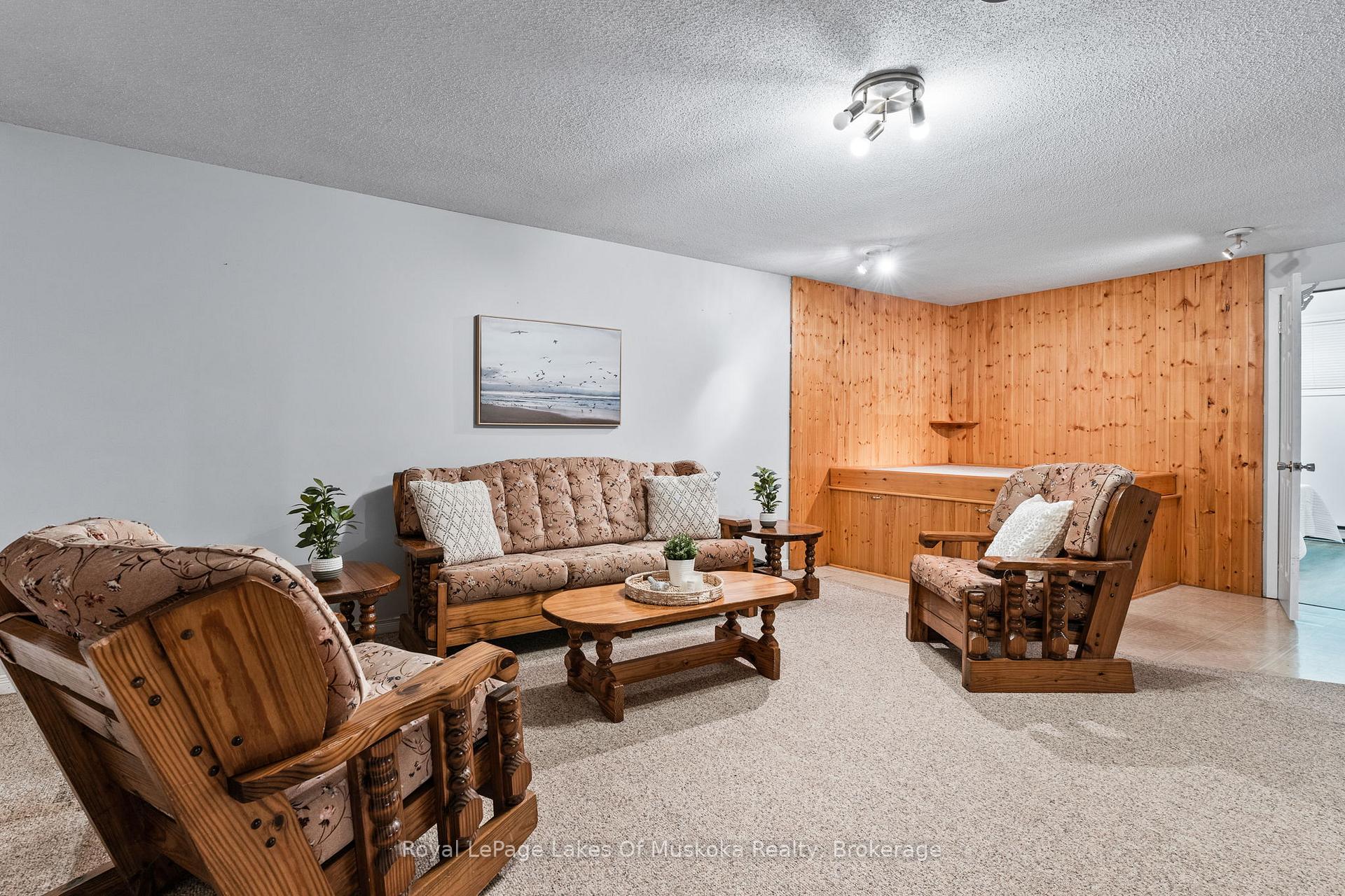 Photo 24 of 1851 Cedar Lane, Bracebridge, Macaulay — HOMEH