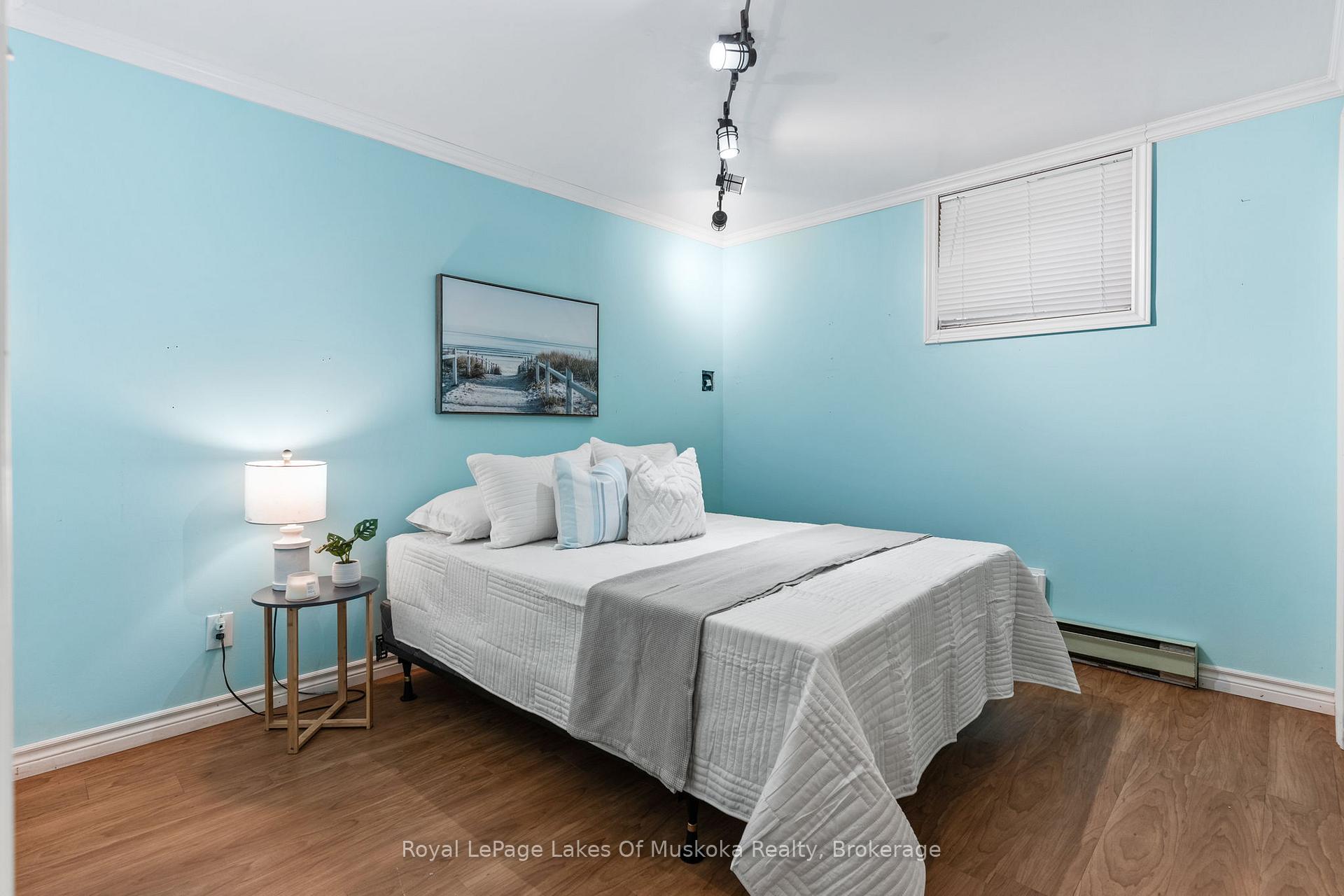 Photo 23 of 1851 Cedar Lane, Bracebridge, Macaulay — HOMEH