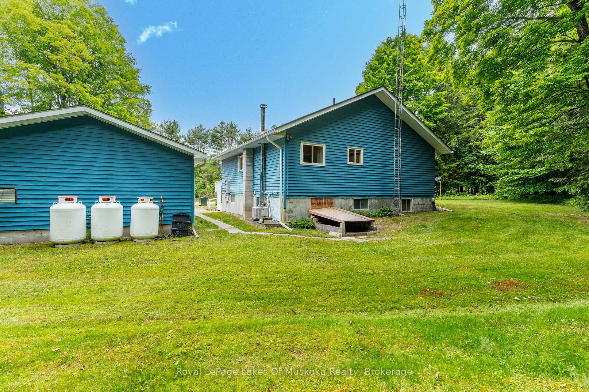 Photo 33 of 1851 Cedar Lane, Bracebridge, Macaulay — HOMEH