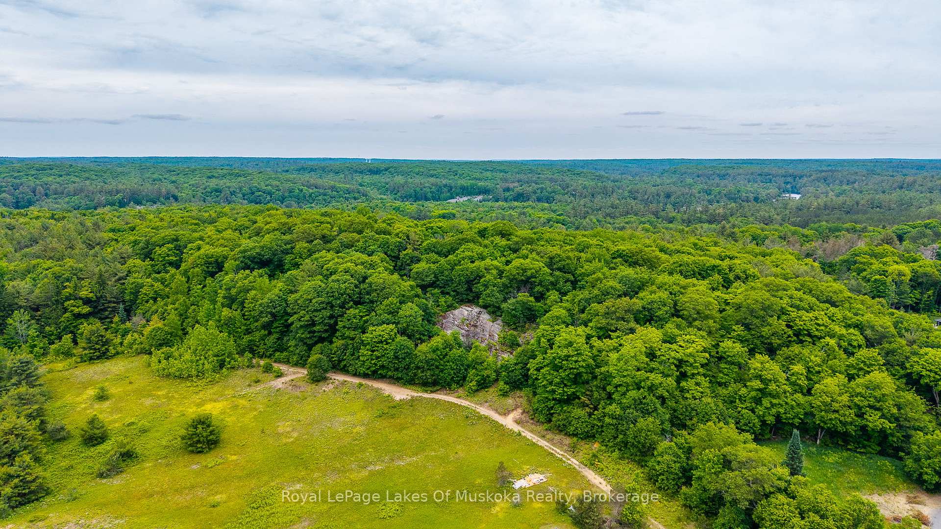Photo 40 of 1851 Cedar Lane, Bracebridge, Macaulay — HOMEH