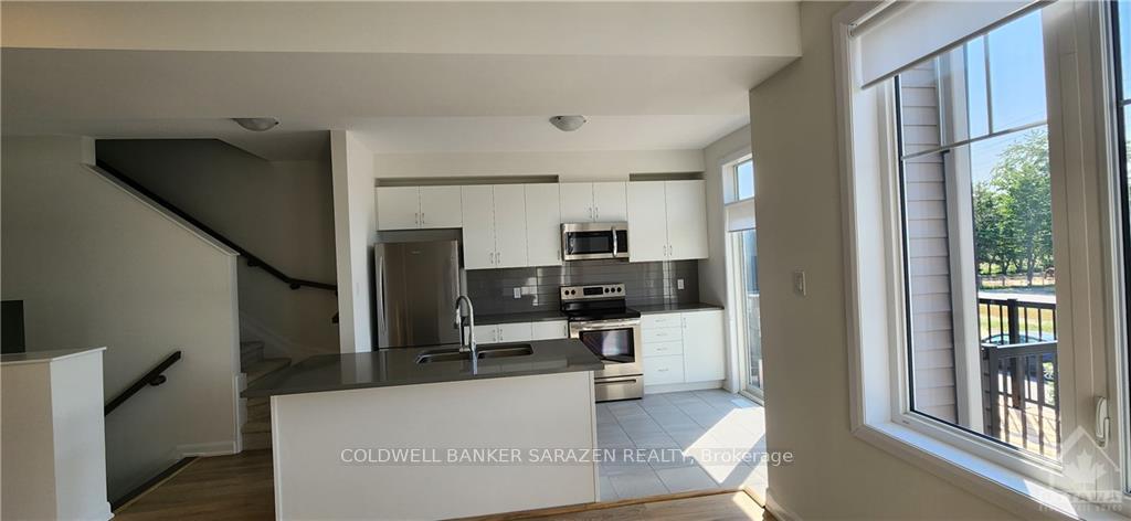 Photo 4 of 915 Lixnaw Court, Ottawa, Barrhaven - Half Moon Bay — HOMEH
